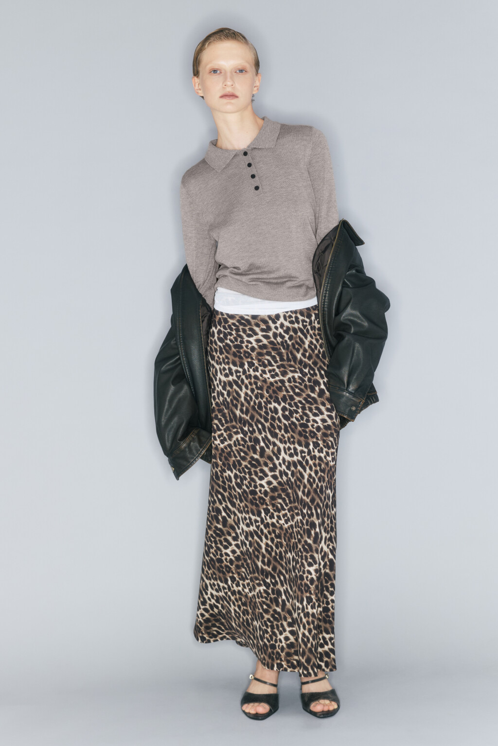 Юбка макси атласная с леопардовым принтом - цвет бежевый - 2