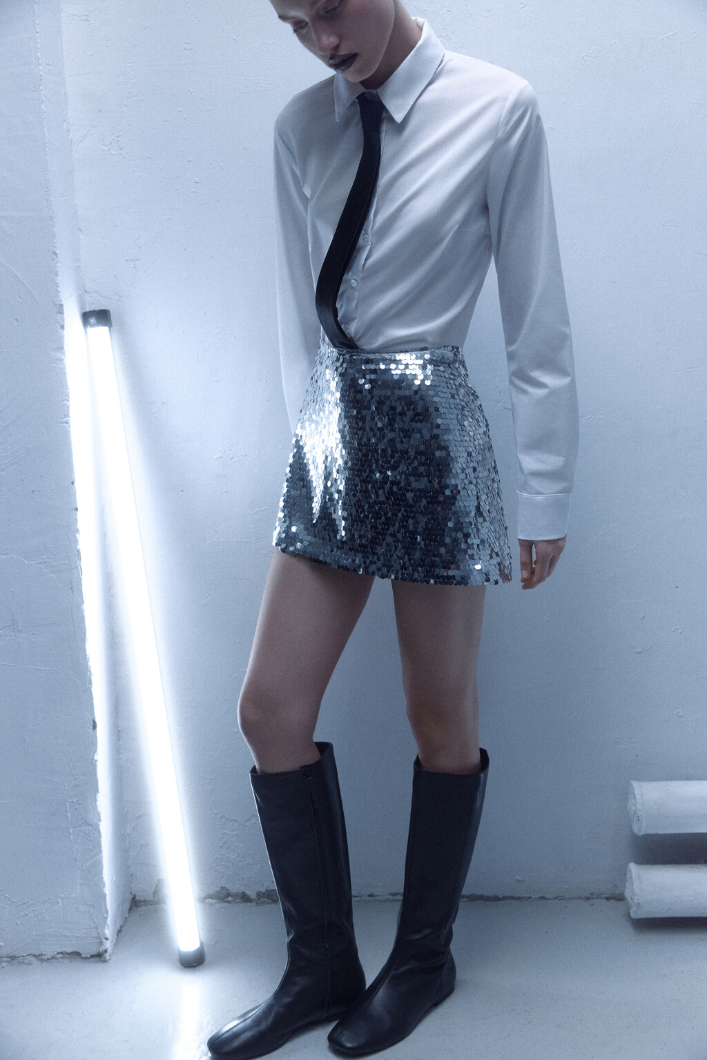 Юбка мини облегающая с пайетками - цвет серый - 10