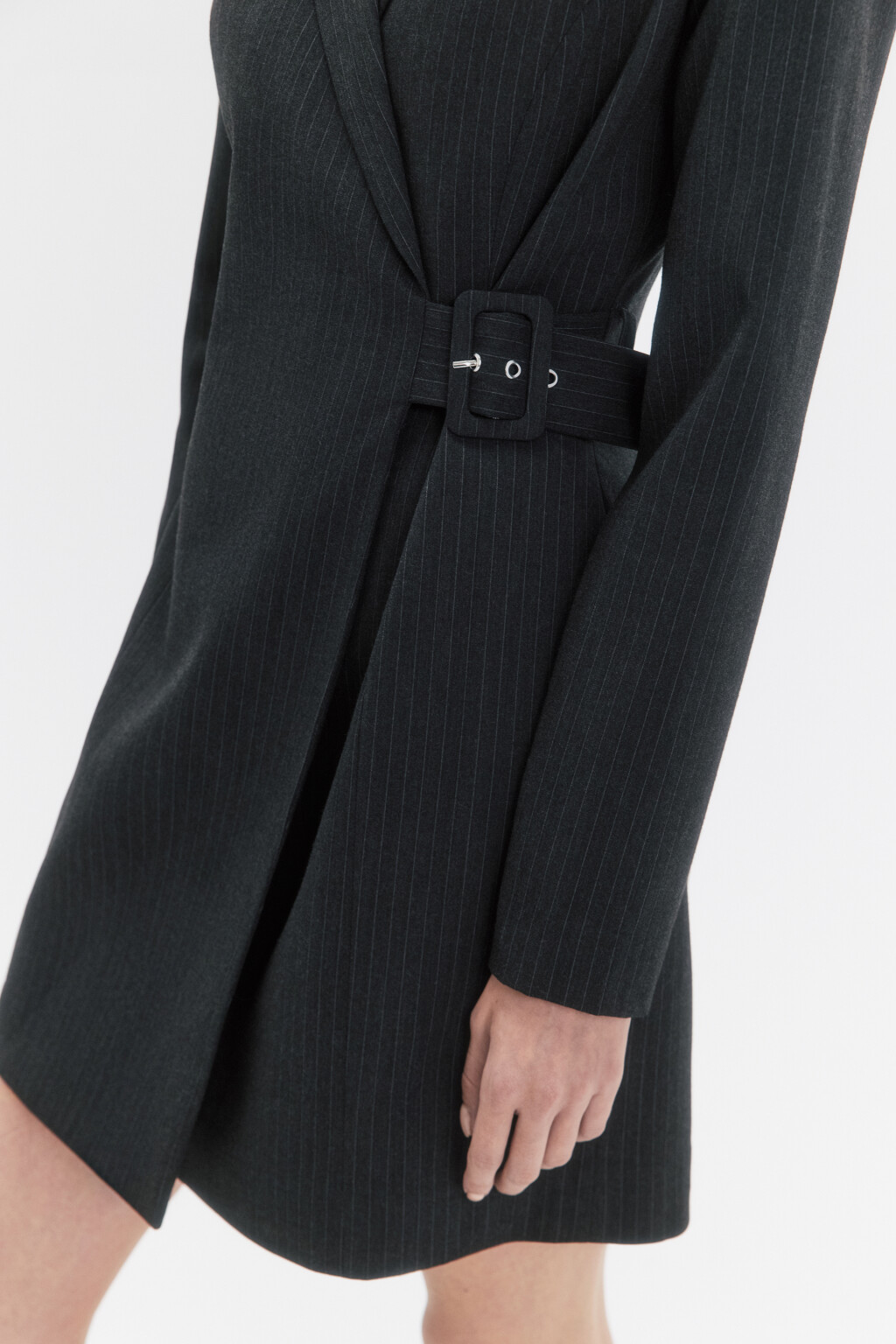 Платье-пиджак мини на запах с ремешком - цвет серый - 8