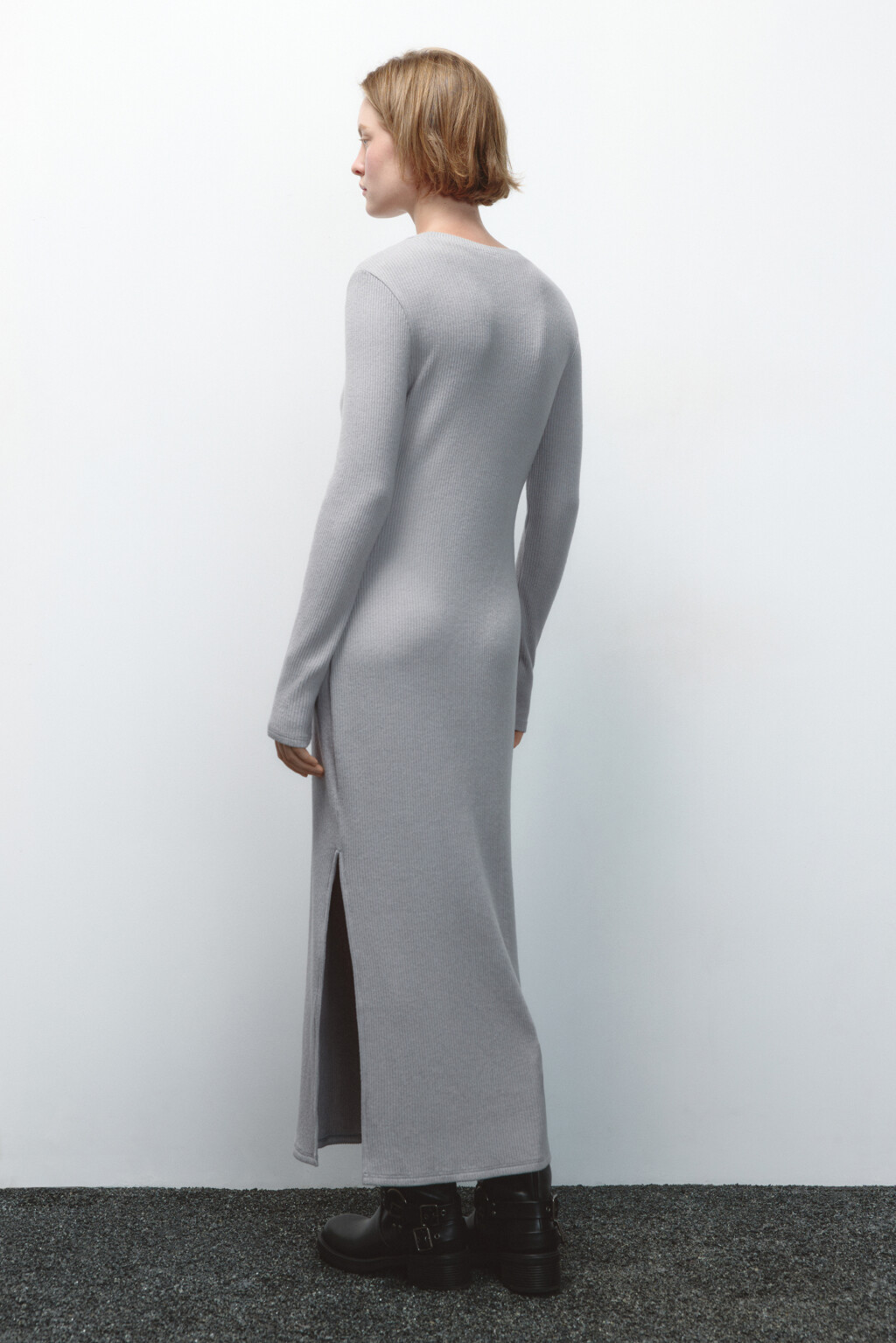 Платье-лапша миди в рубчик с разрезами - цвет серый - 4