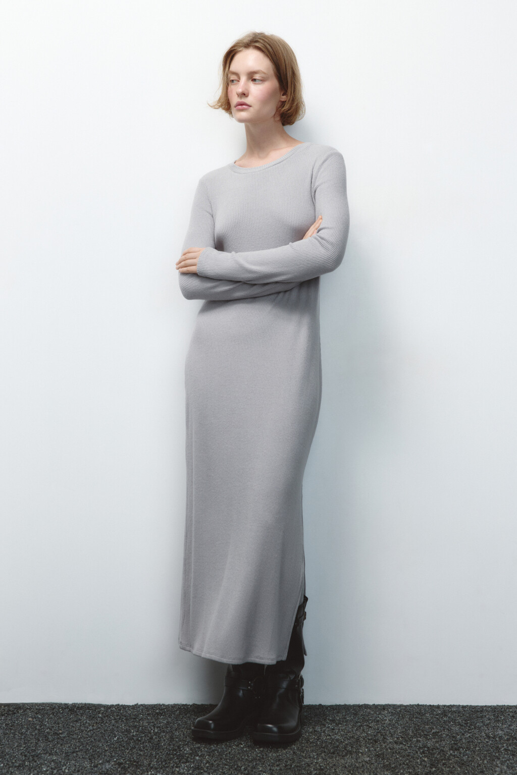 Платье-лапша миди в рубчик с разрезами - цвет серый - 5