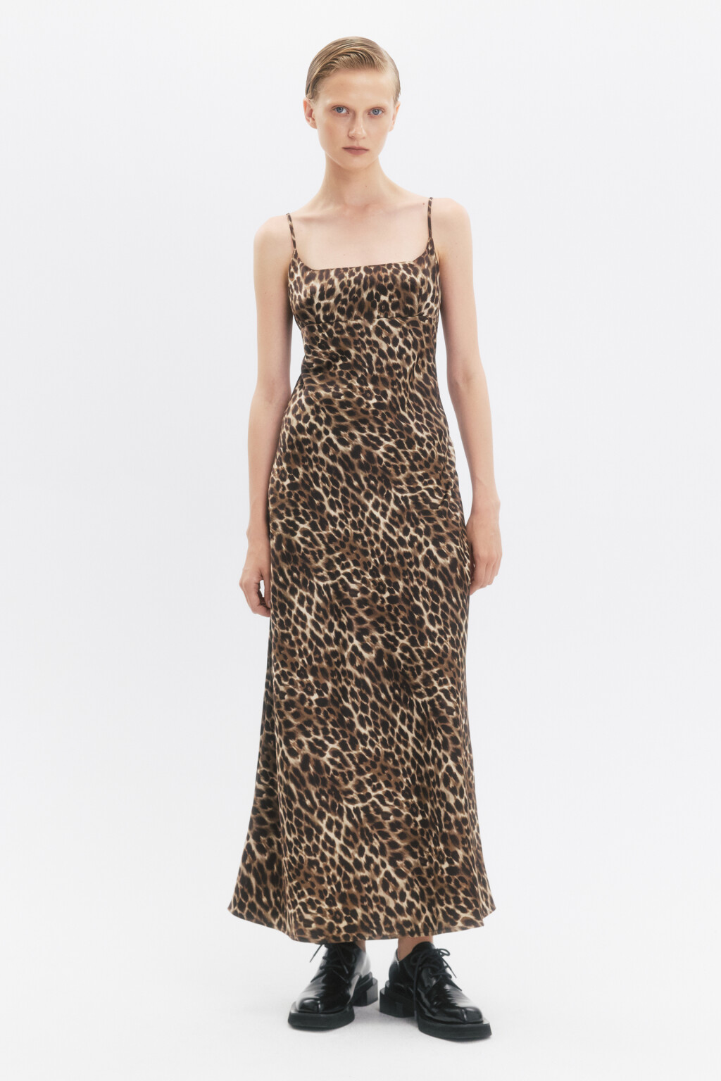 Платье-комбинация миди атласное на бретельках - цвет бежевый - 4