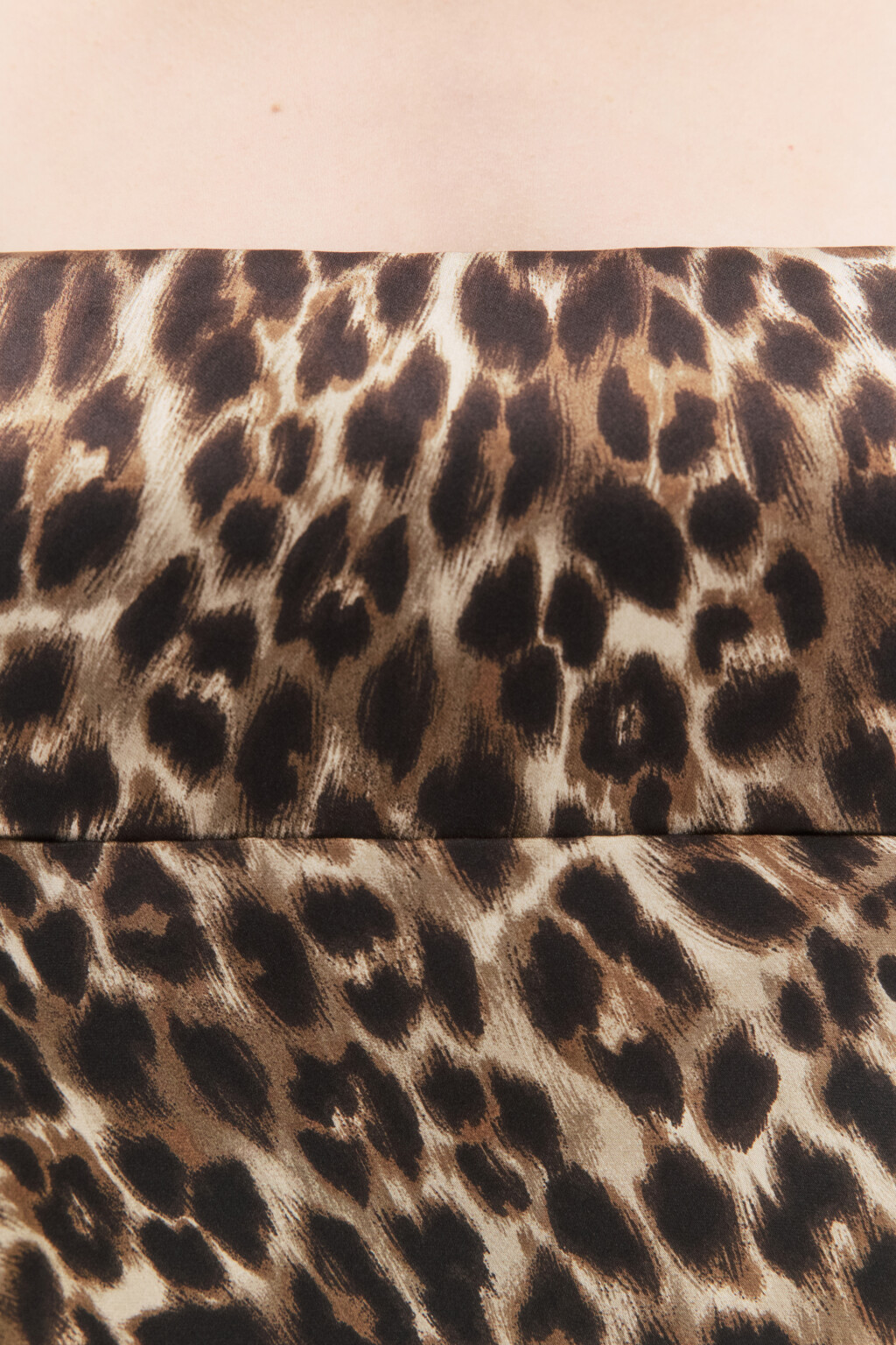 Платье-комбинация миди атласное на бретельках - цвет бежевый - 7