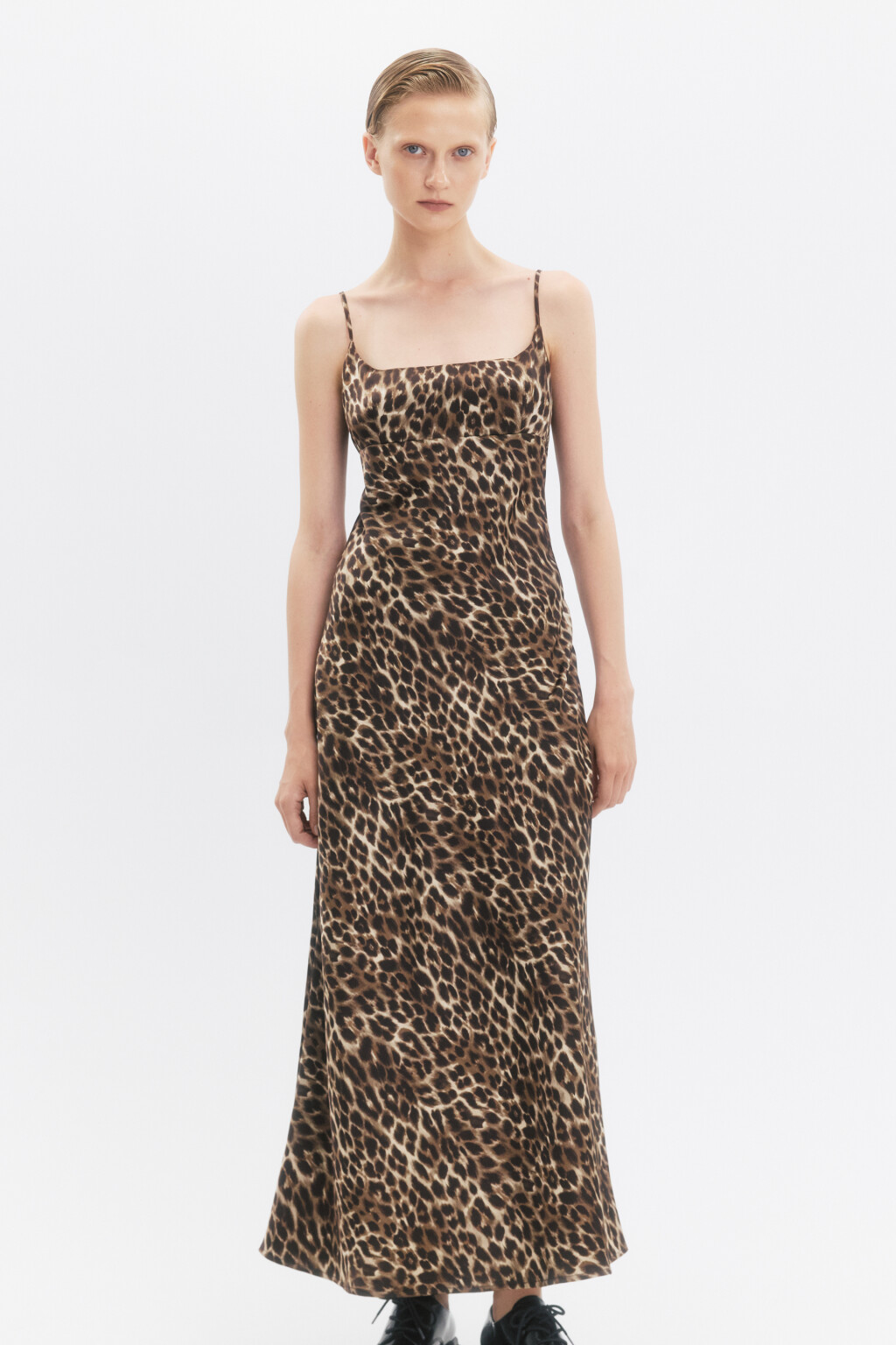 Платье-комбинация миди атласное на бретельках - цвет бежевый - 9