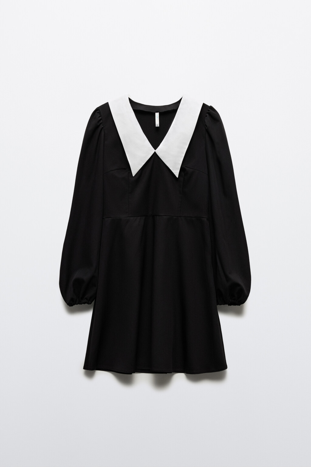 Платье мини приталенное с белым воротничком - цвет черный - 8