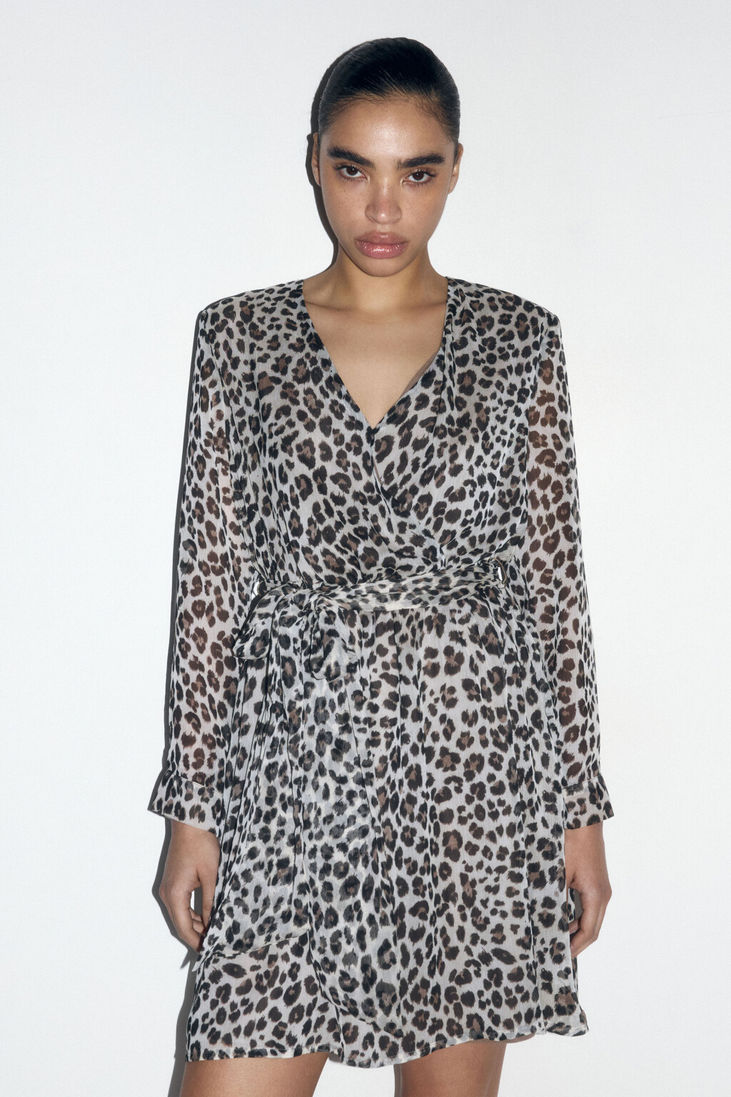 Платье мини шифоновое с запахом и принтом - цвет бежевый - 2