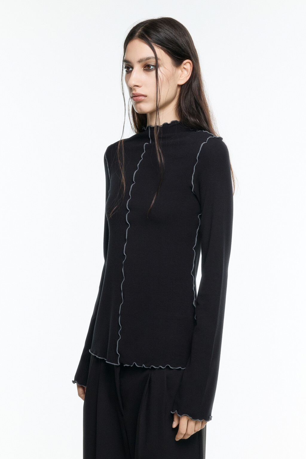 Лонгслив в рубчик облегающий с воротником-стойкой - цвет черный - 3