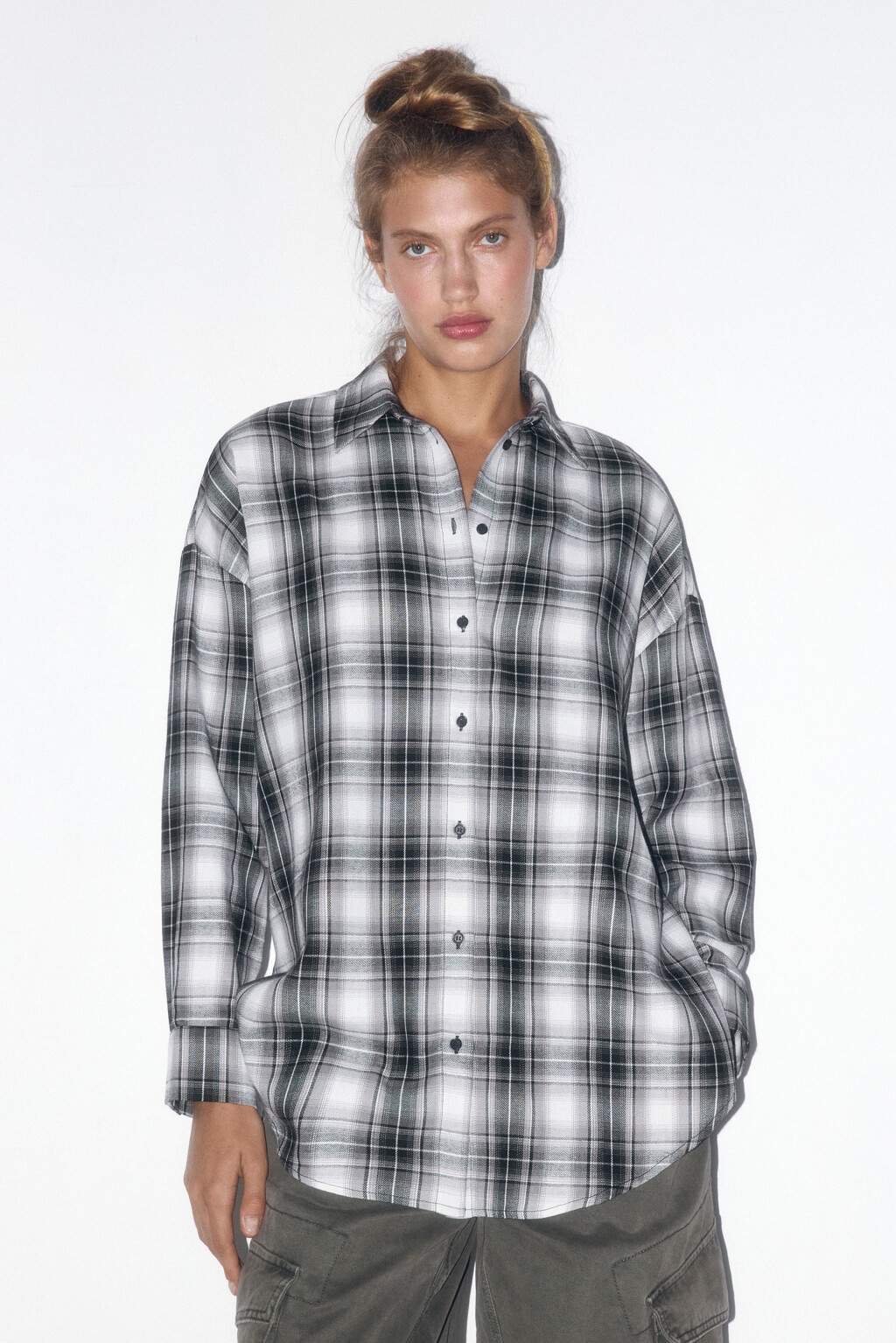Рубашка oversize с принтом в черно-белую клетку - цвет черный - 2