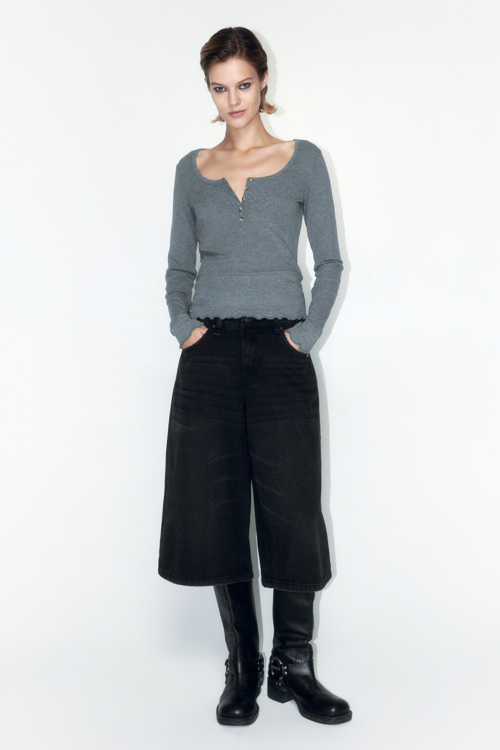 Лонгслив в рубчик с застежкой на груди - цвет серый - 5