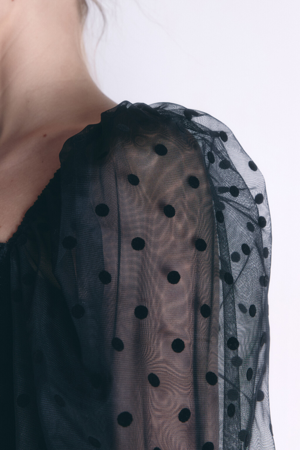 Топ-корсет бархатный с пышными рукавами - цвет черный - 6