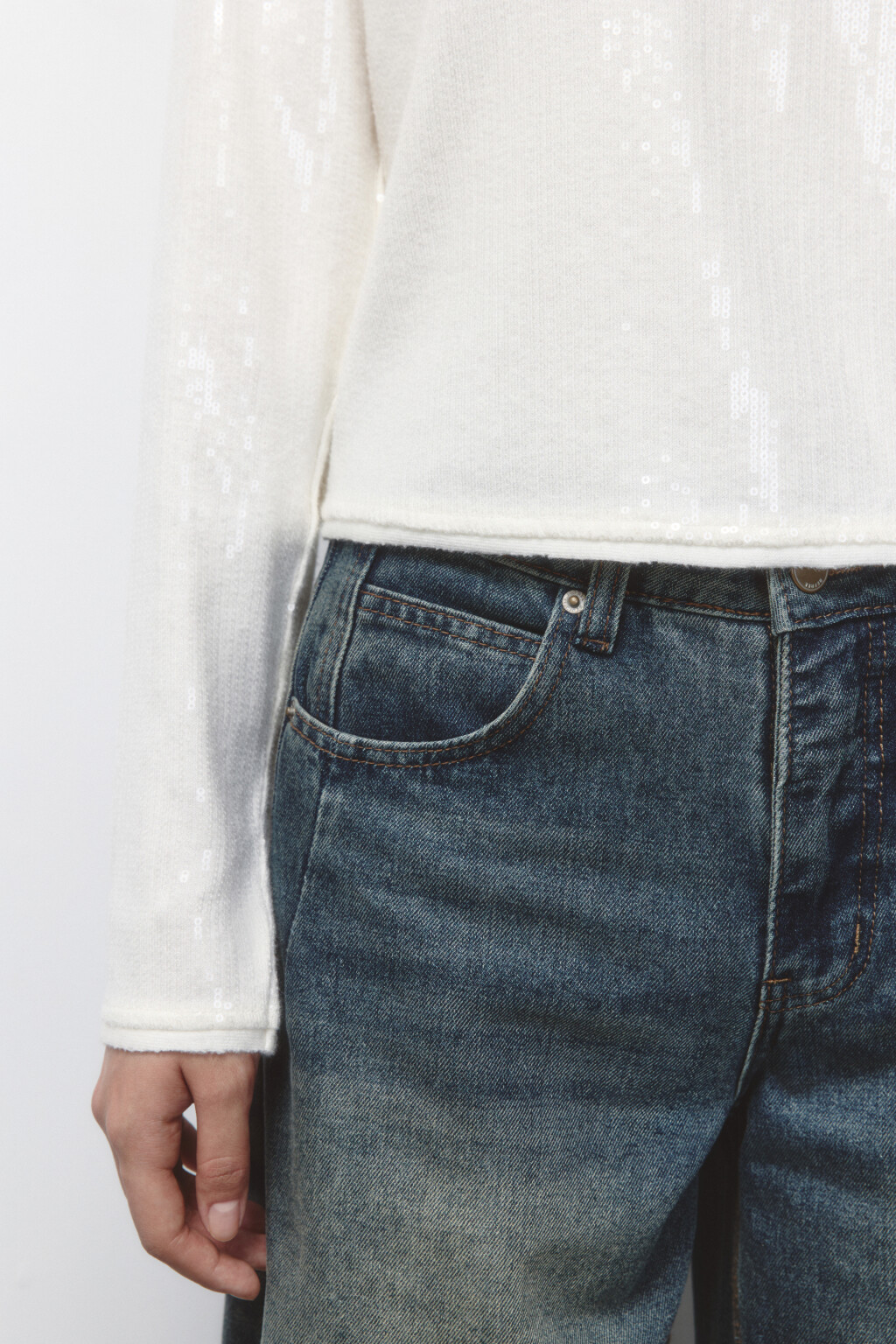 Лонгслив трикотажный с прозрачными пайетками - цвет бежевый - 7