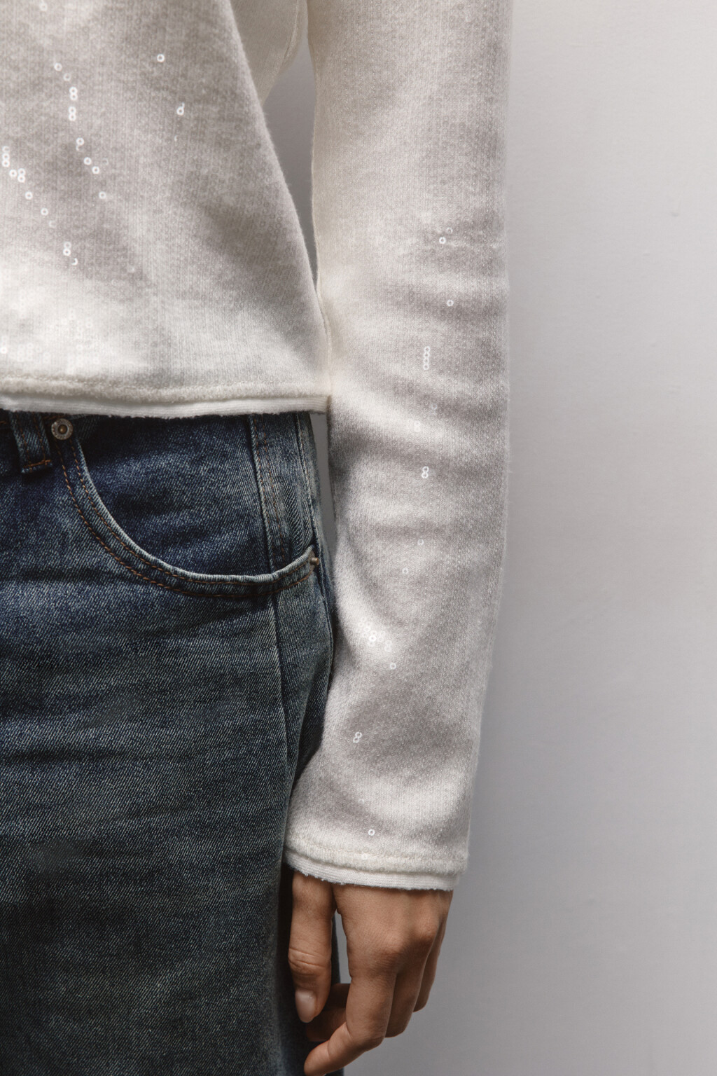 Лонгслив трикотажный с прозрачными пайетками - цвет бежевый - 8