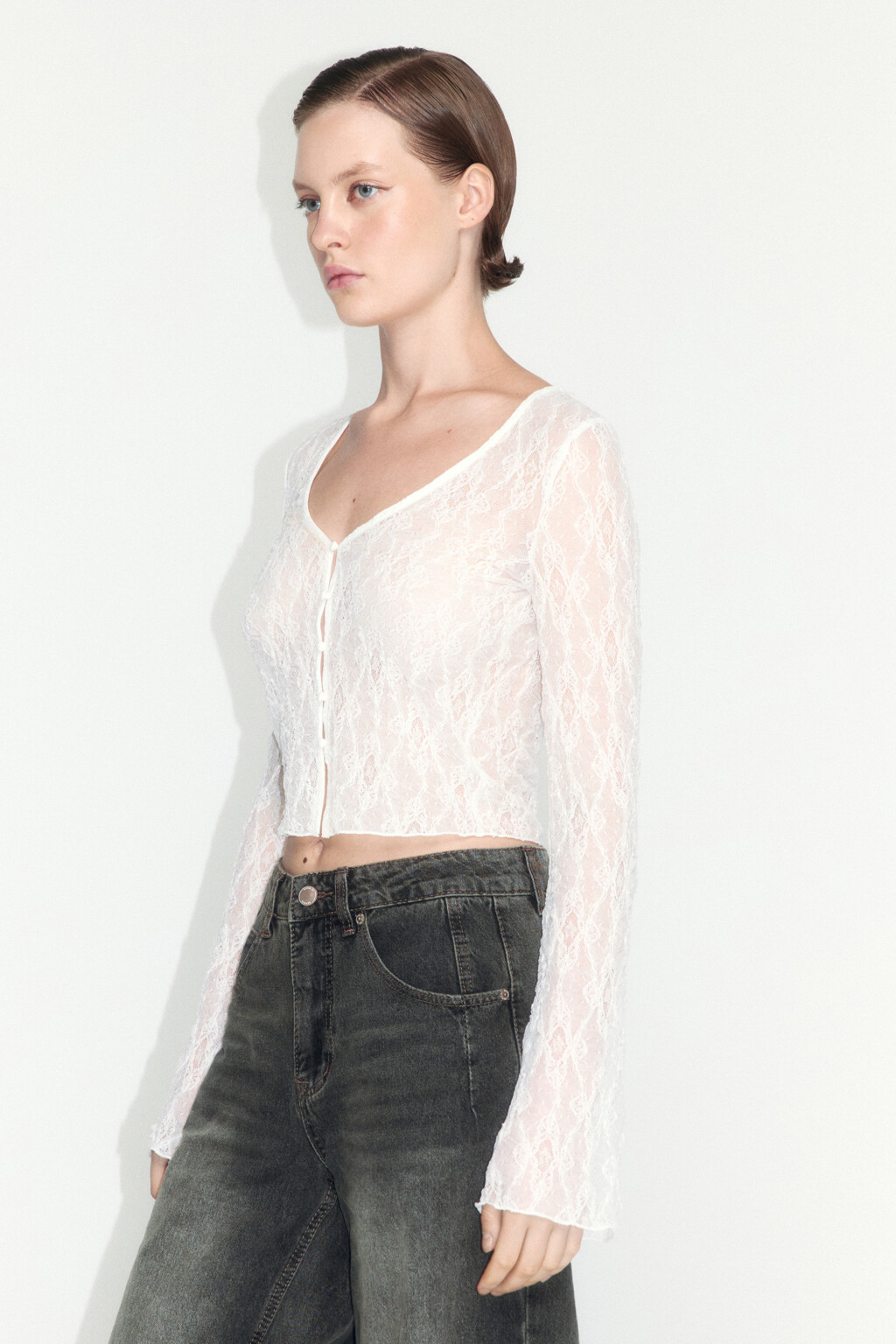 Блузка-лонгслив кружевная на пуговицах - цвет белый - 2