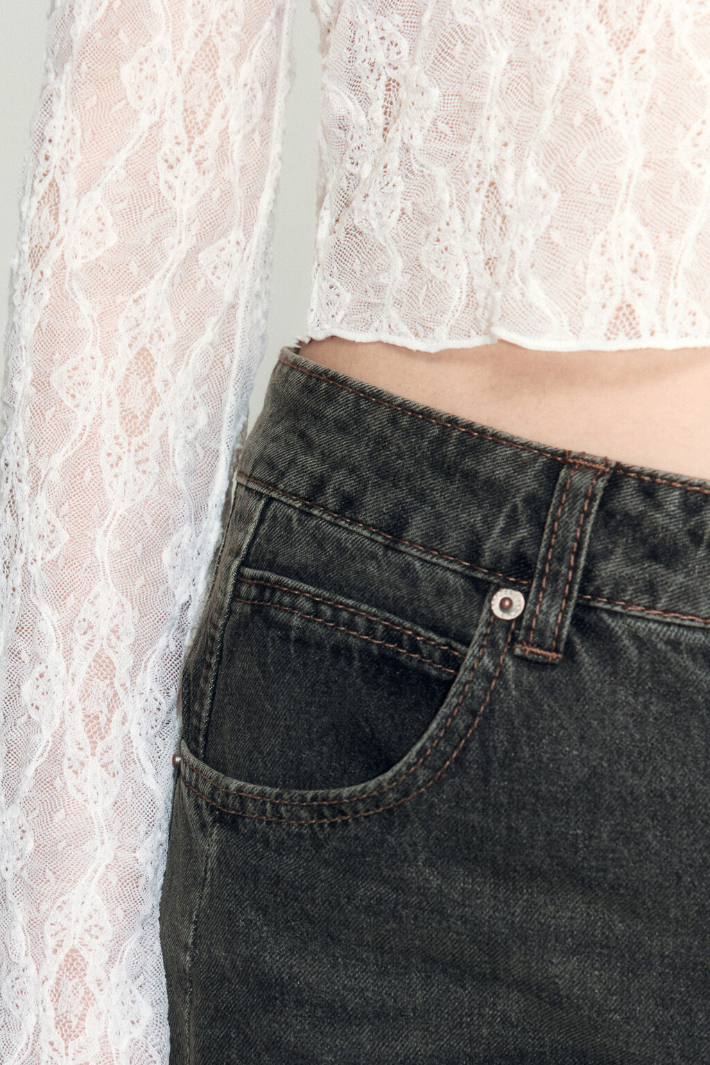 Блузка-лонгслив кружевная на пуговицах - цвет белый - 5