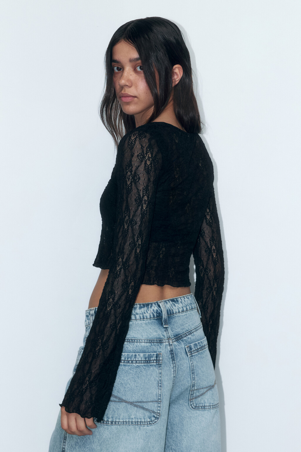 Блузка-лонгслив кружевная на пуговицах - цвет черный - 4