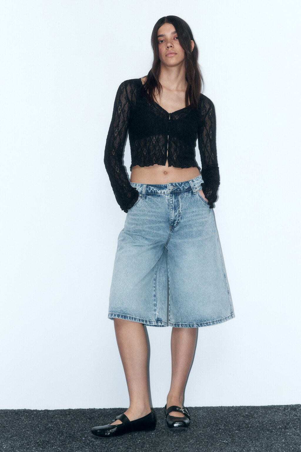 Блузка-лонгслив кружевная на пуговицах - цвет черный - 5