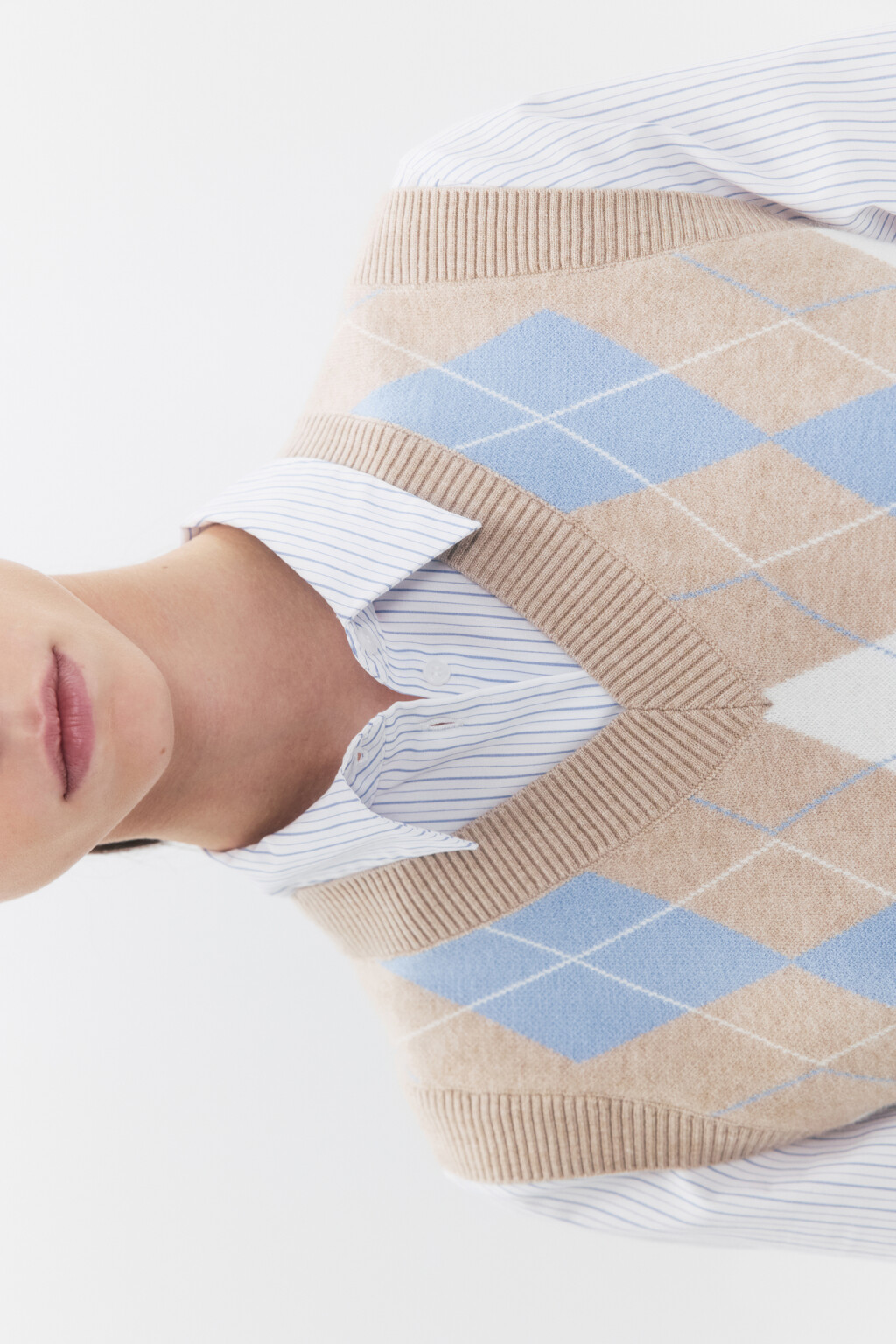 Жилет вязаный укороченный с принтом аргайл - цвет бежевый - 8