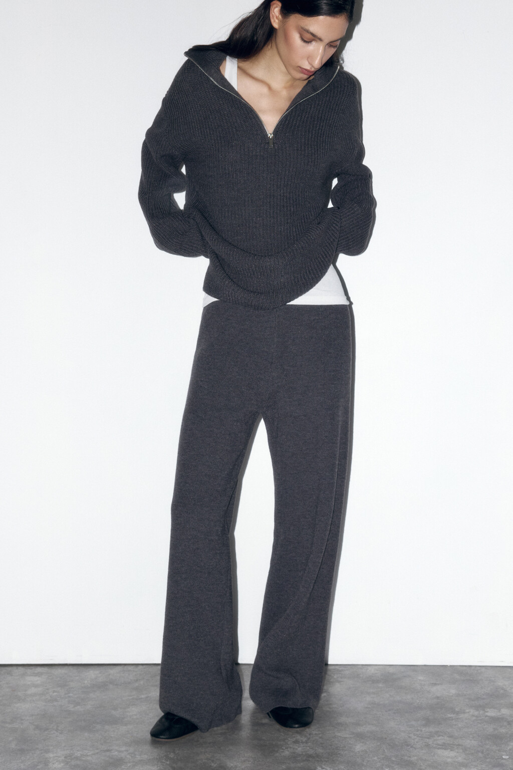 Брюки вязаные в рубчик со средней посадкой - цвет серый - 1