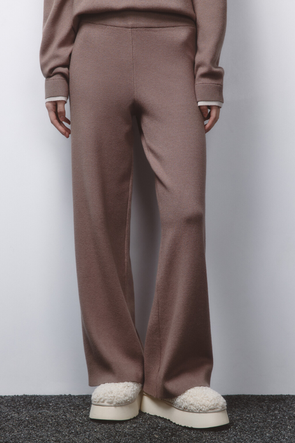 Брюки прямые из вязаного трикотажа - цвет бежевый - 2