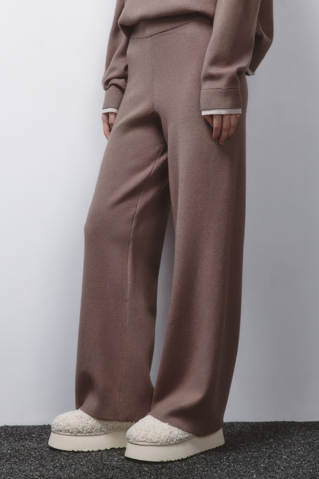 Брюки прямые из вязаного трикотажа - цвет бежевый - 3