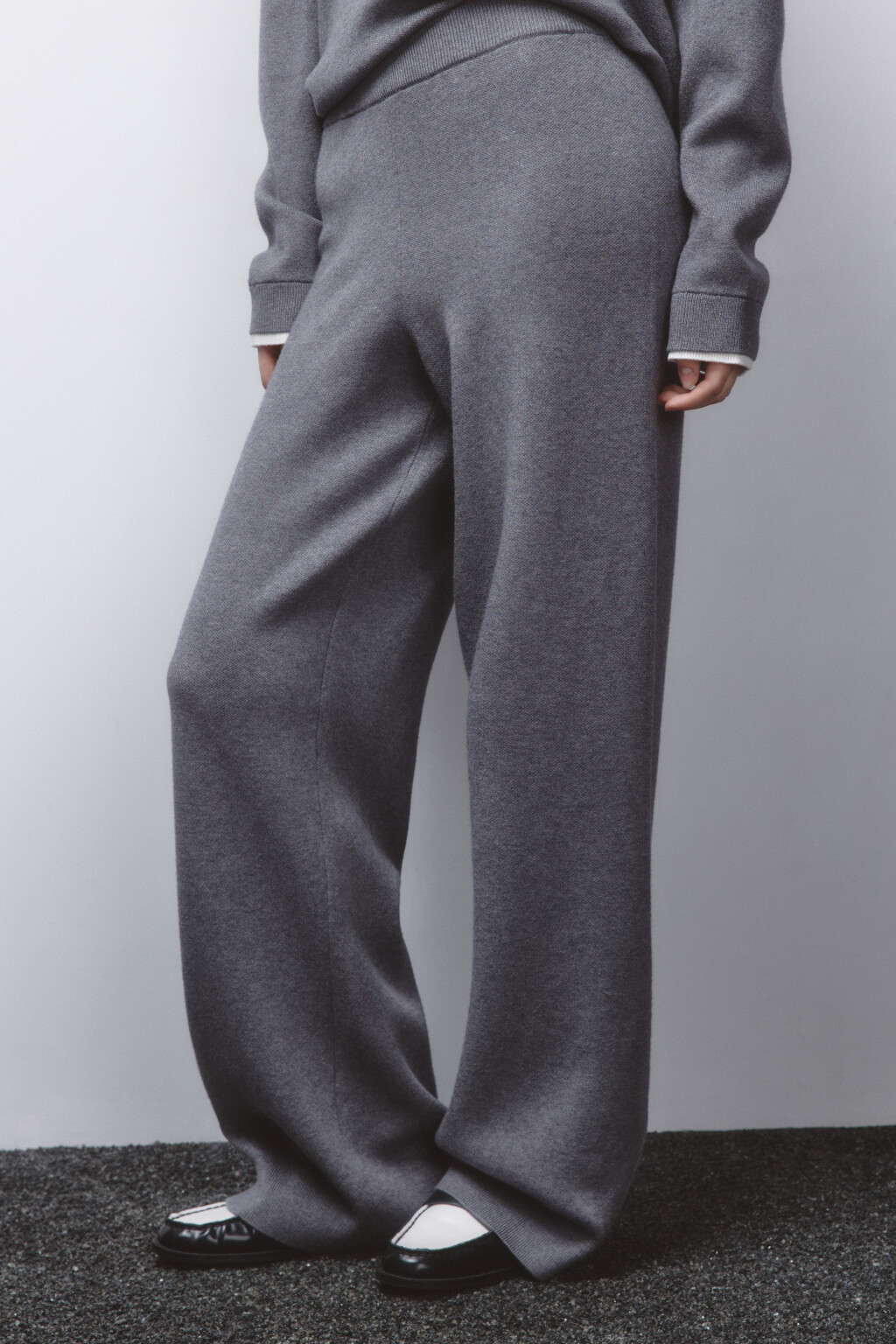 Брюки прямые из вязаного трикотажа - цвет серый - 3