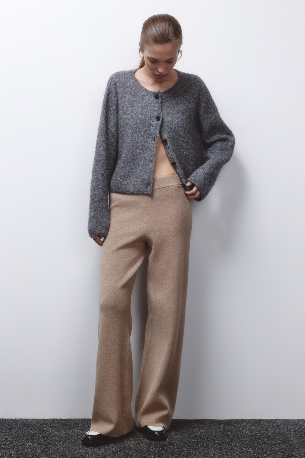 Брюки прямые из вязаного трикотажа - цвет бежевый - 5