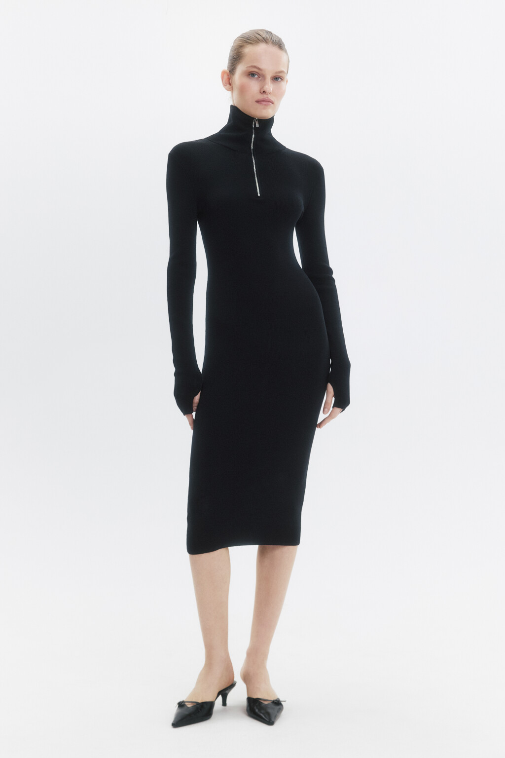 Платье-свитер миди облегающее с воротником на молнии - цвет черный - 2