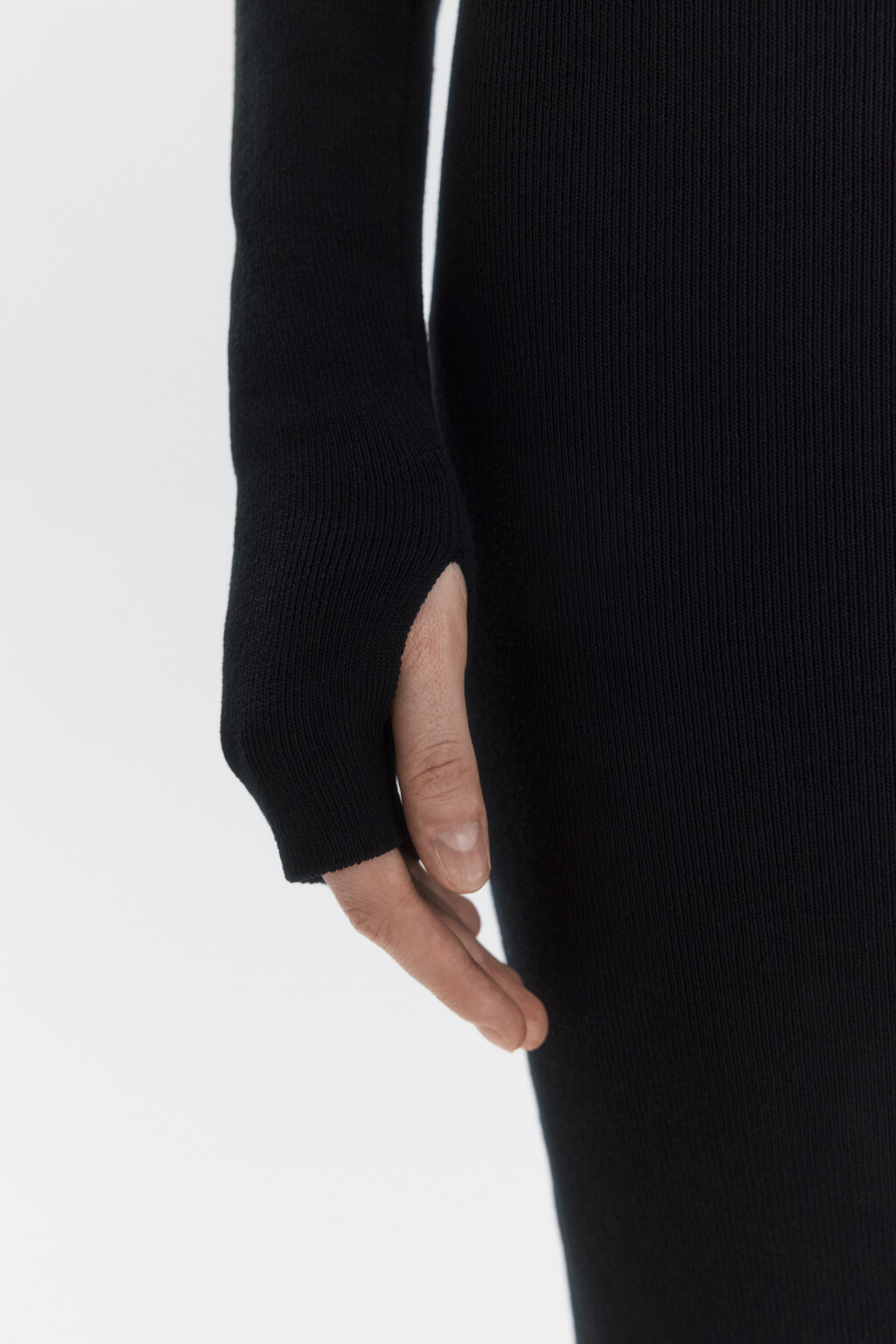 Платье-свитер миди облегающее с воротником на молнии - цвет черный - 6
