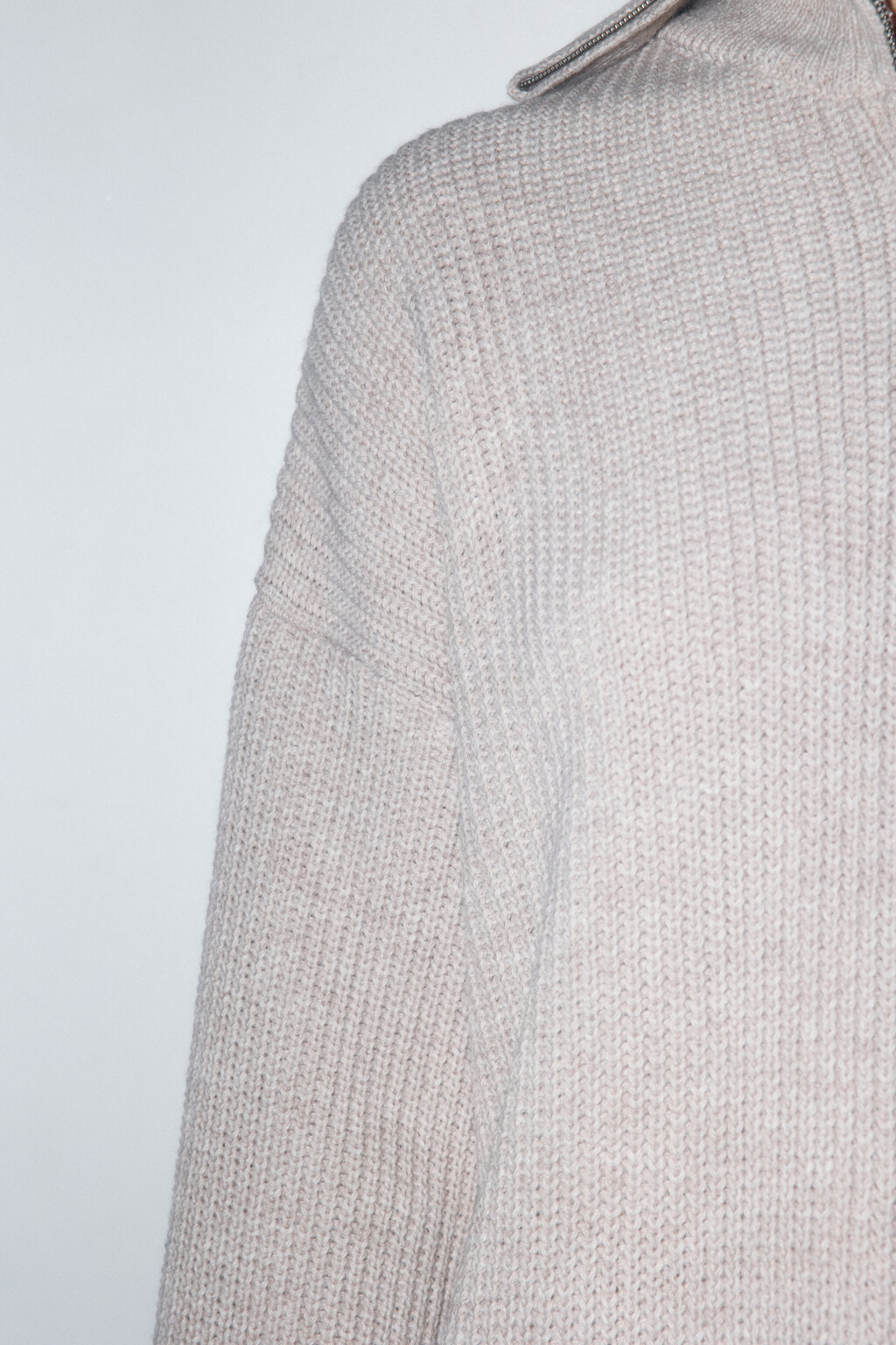 Платье-свитер мини с воротником на молнии - цвет бежевый - 8