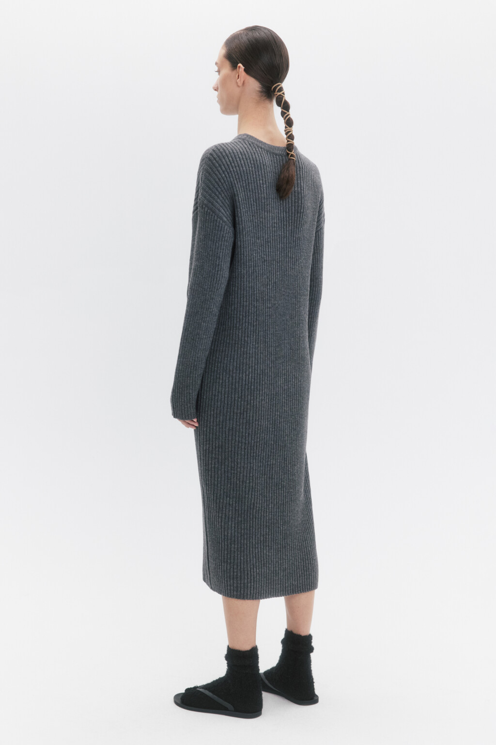 Платье миди вязаное в рубчик - цвет серый - 4