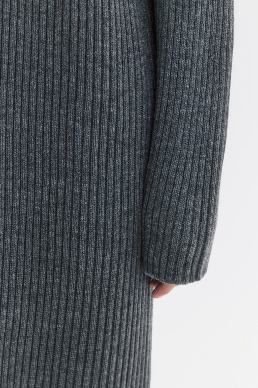 Платье миди вязаное в рубчик - цвет серый - 7