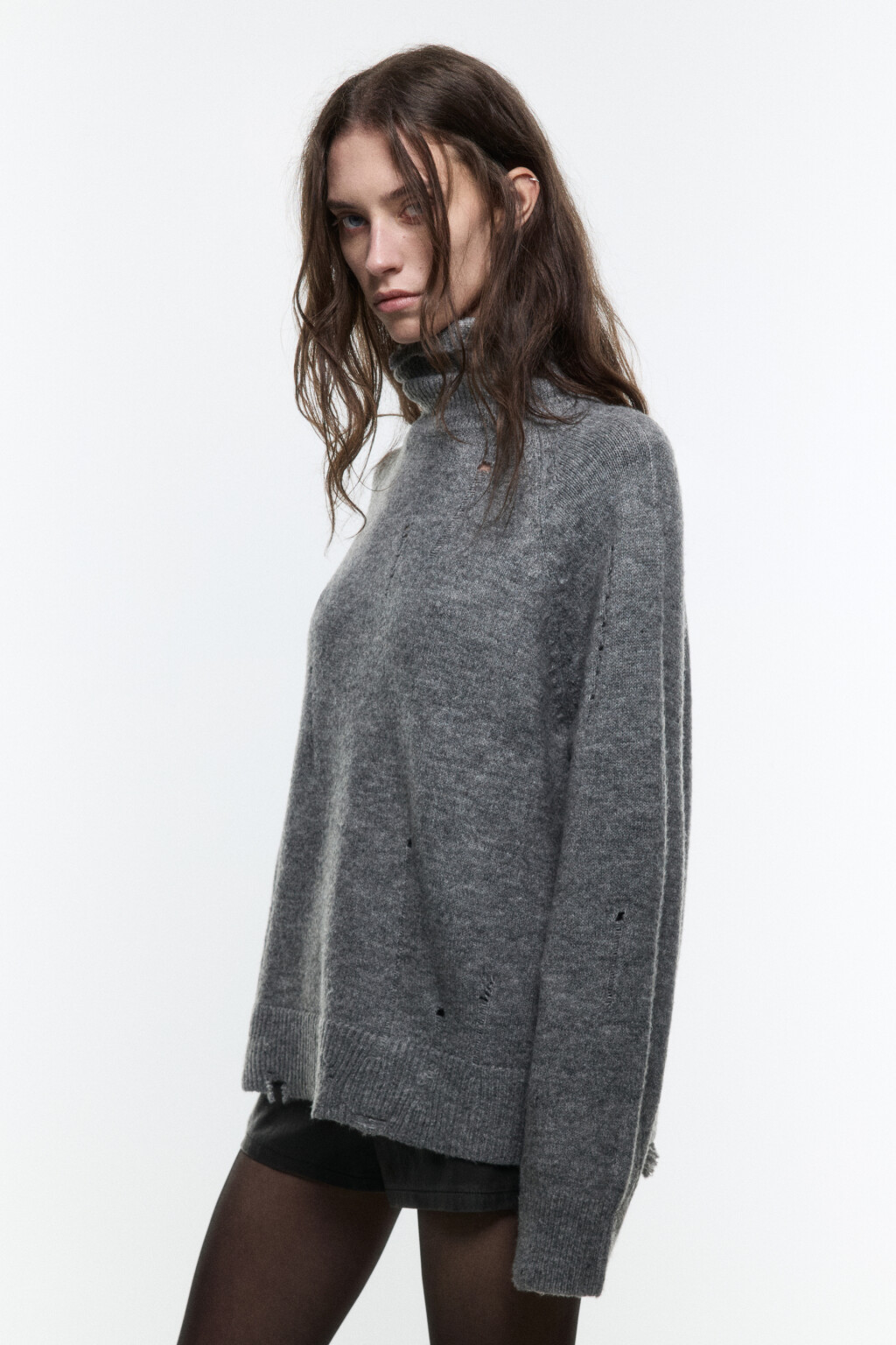 Свитер с горлом вязаный в стиле гранж - цвет серый - 4