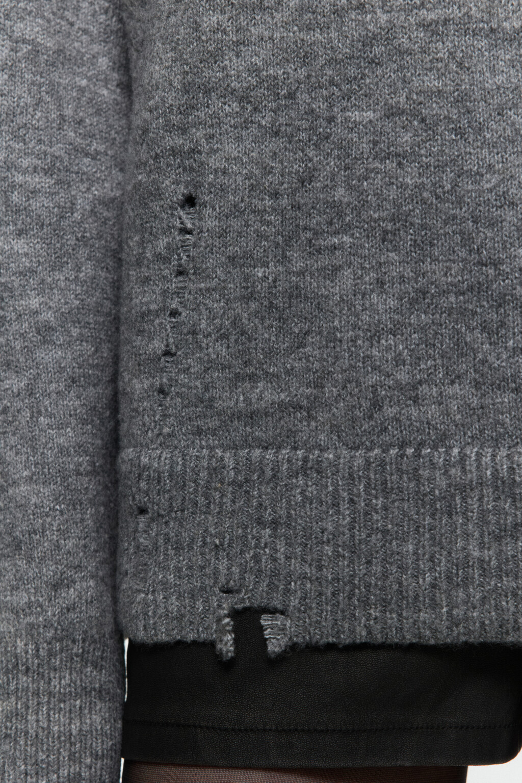 Свитер с горлом вязаный в стиле гранж - цвет серый - 9
