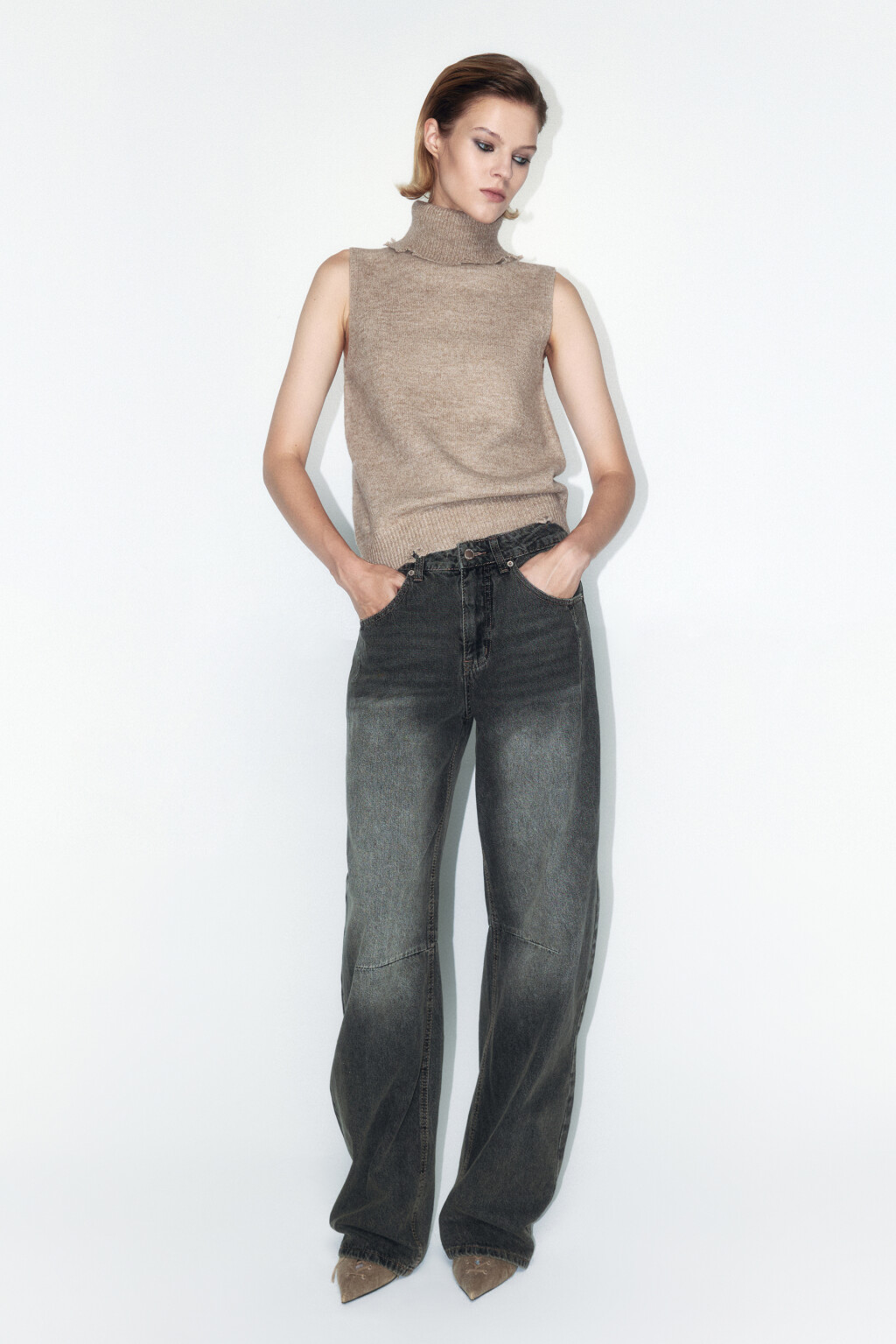 Жилет вязаный рваный с воротником - цвет бежевый - 6