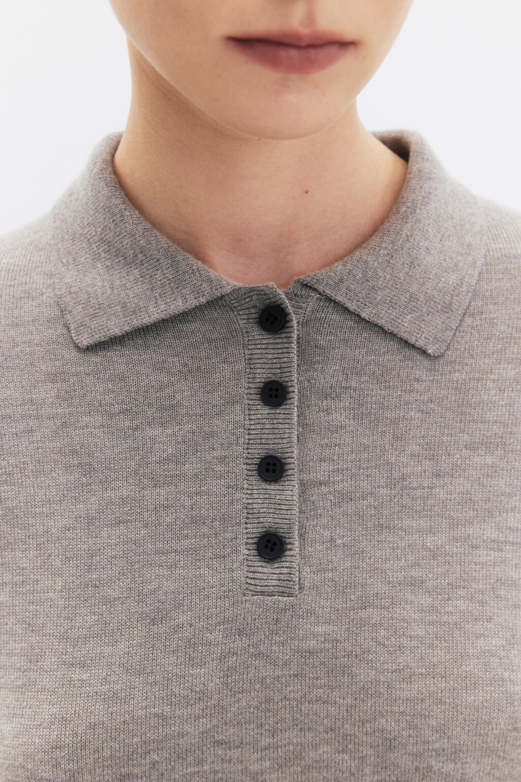 Джемпер тонкой вязки с воротником-поло - цвет бежевый - 7