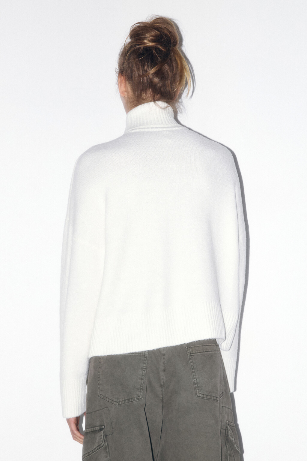 Свитер толстой вязки с воротником-стойкой - цвет молочный - 4