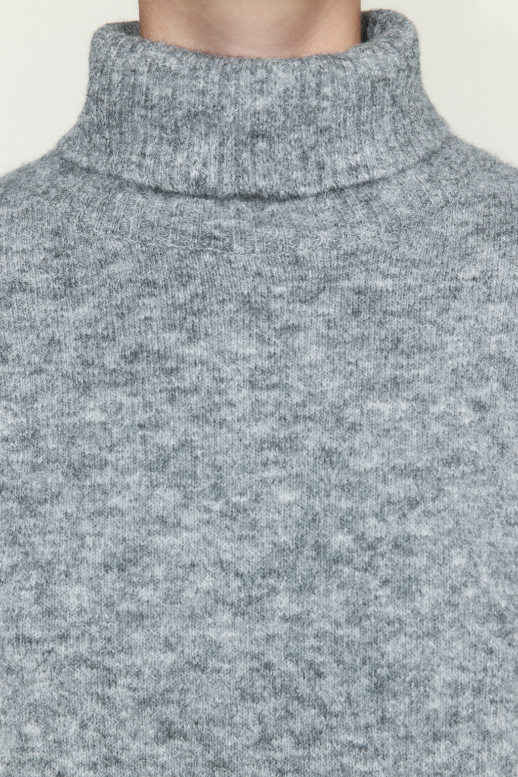 Свитер тонкой вязки с воротником - цвет серый - 6
