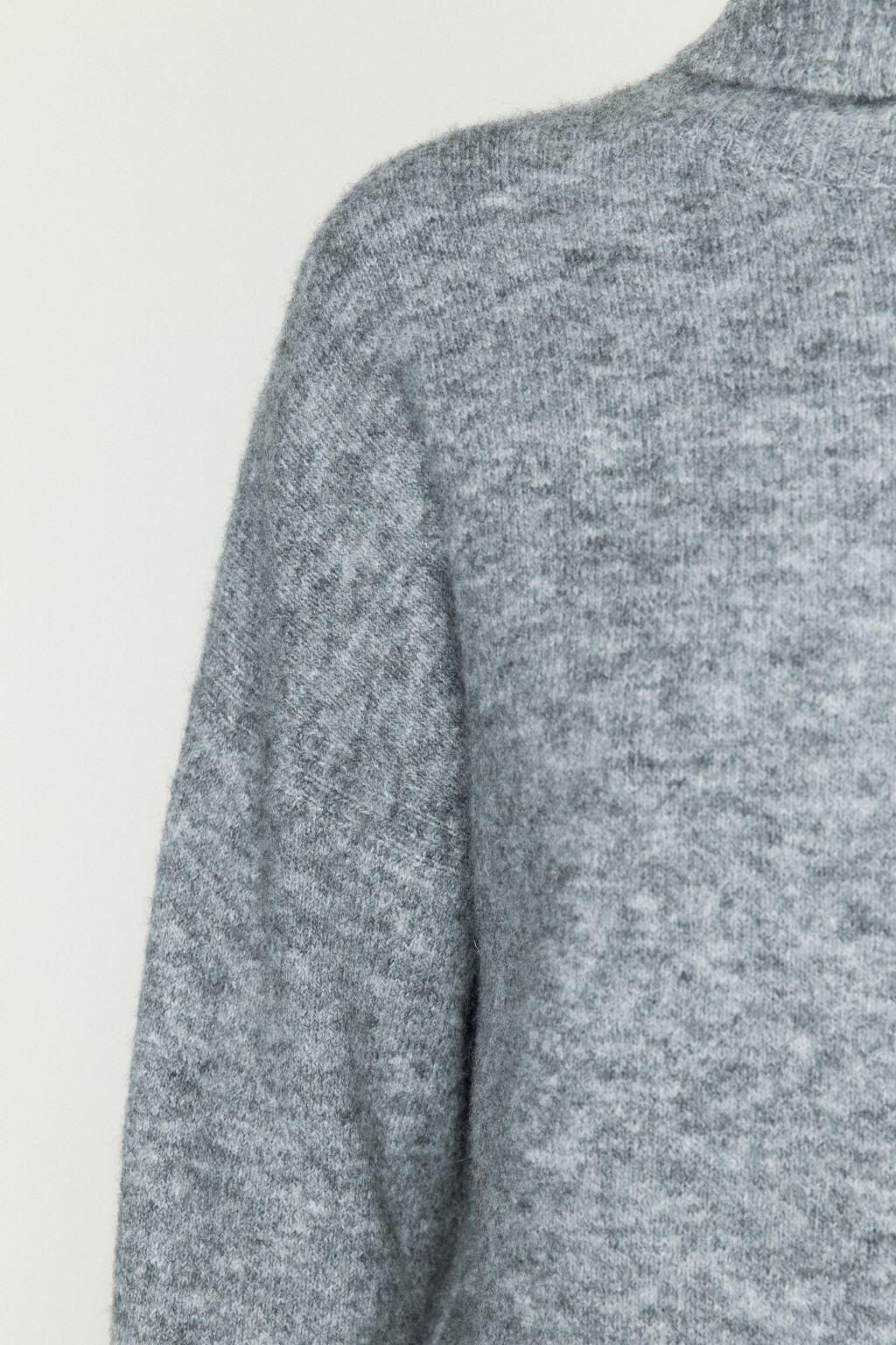 Свитер тонкой вязки с воротником - цвет серый - 7