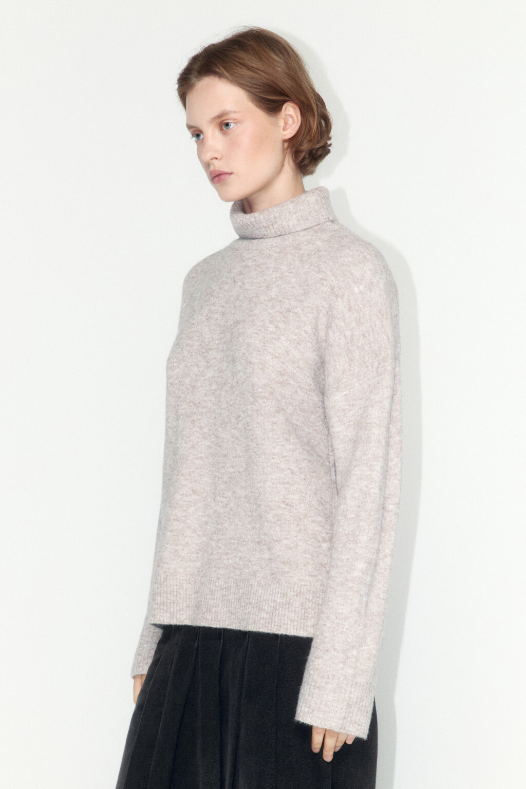 Свитер тонкой вязки с воротником - цвет бежевый - 3