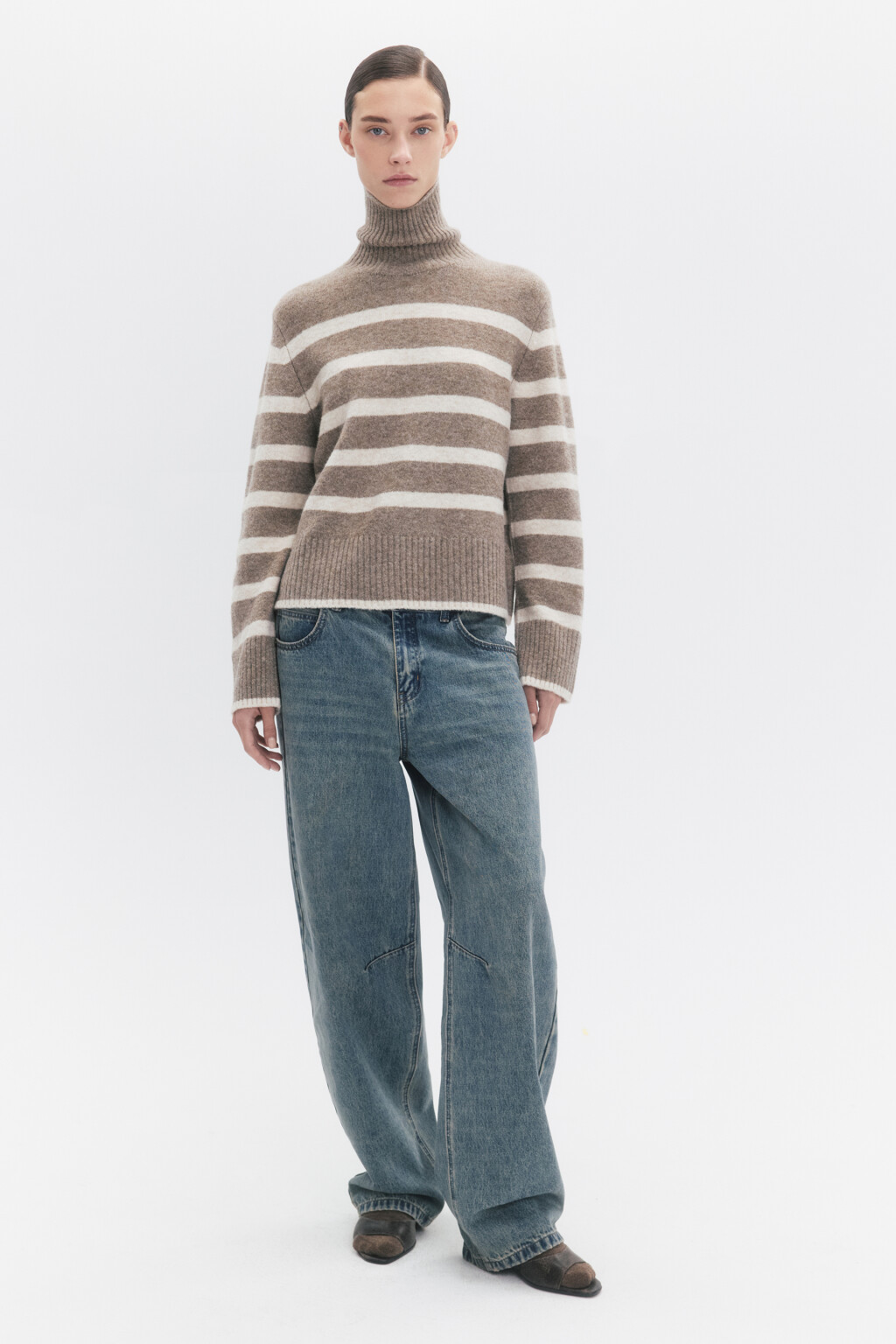 Свитер с горлом укороченный в полоску - цвет бежевый - 5