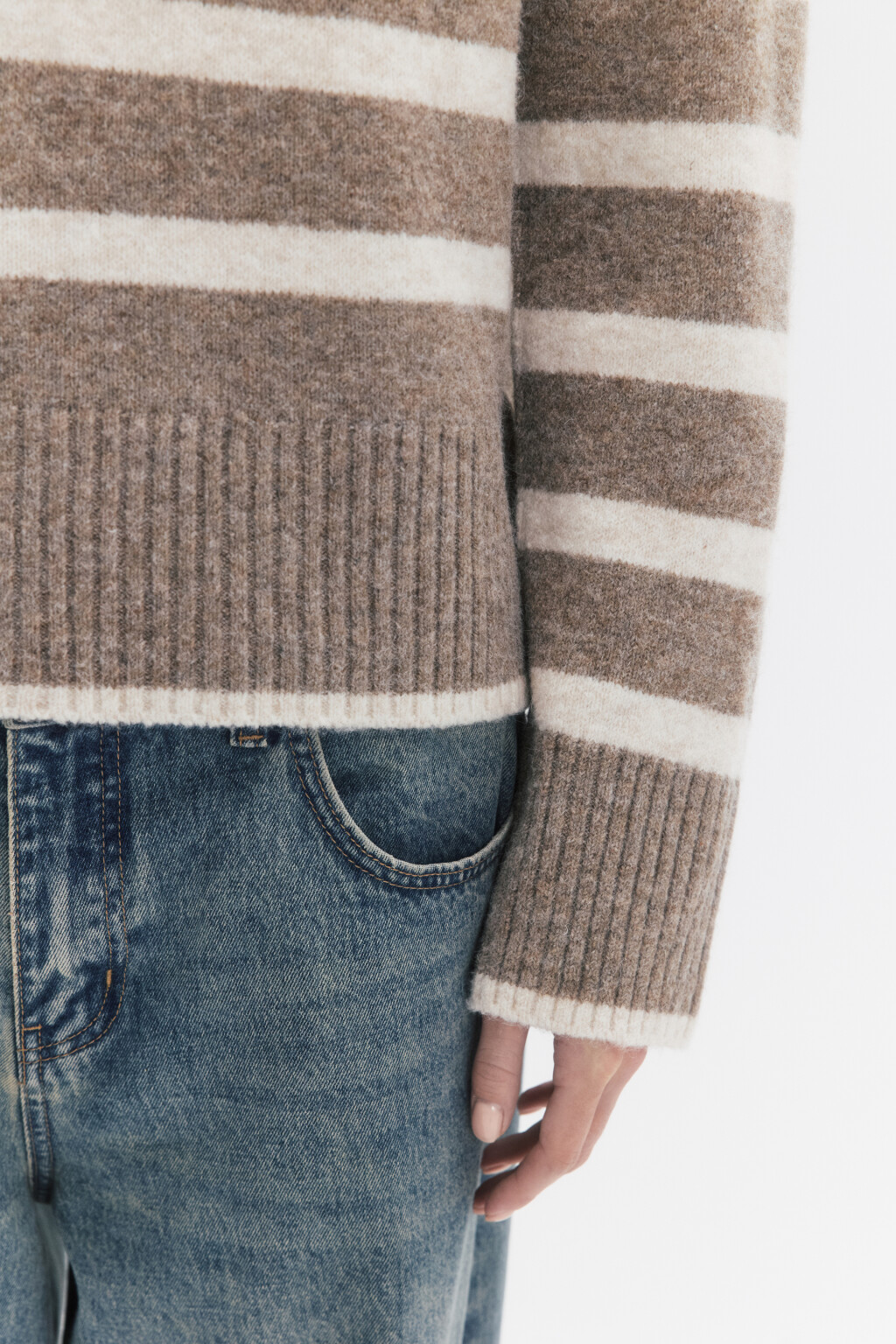 Свитер с горлом укороченный в полоску - цвет бежевый - 8
