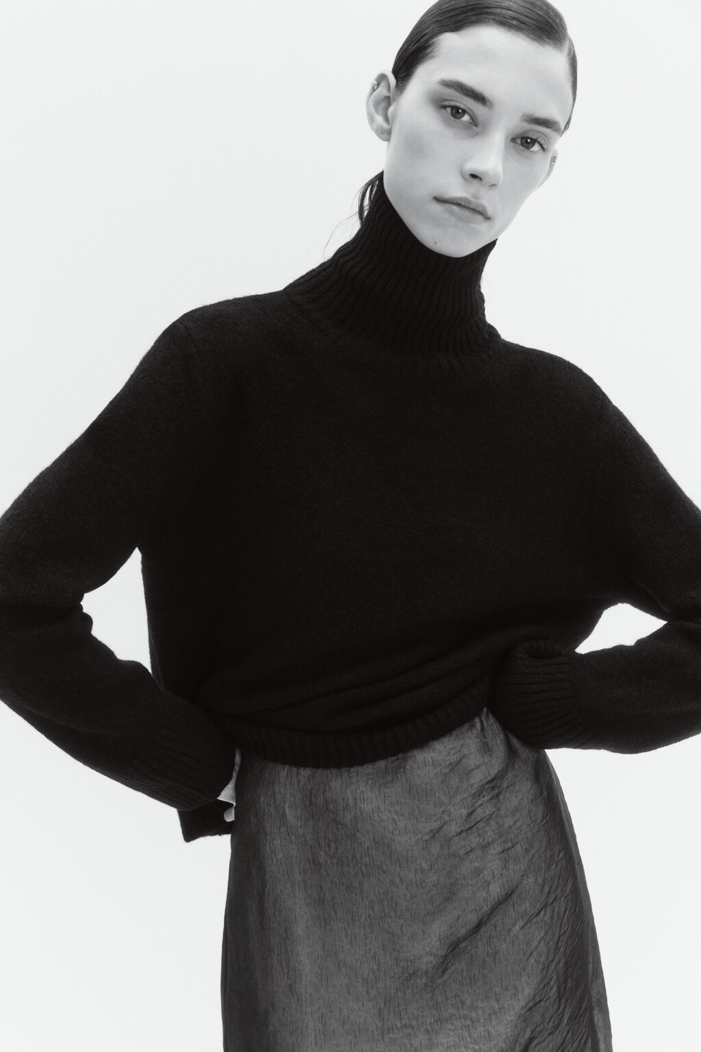 Свитер с горлом укороченный в полоску - цвет черный - 7