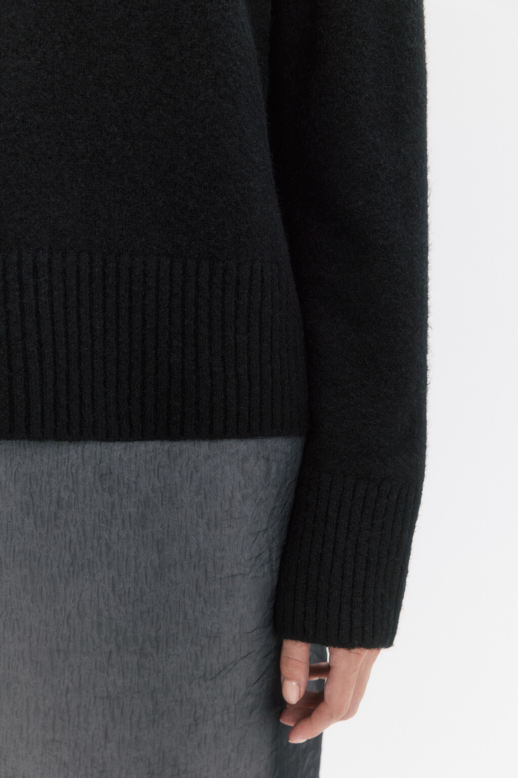 Свитер с горлом укороченный в полоску - цвет черный - 8