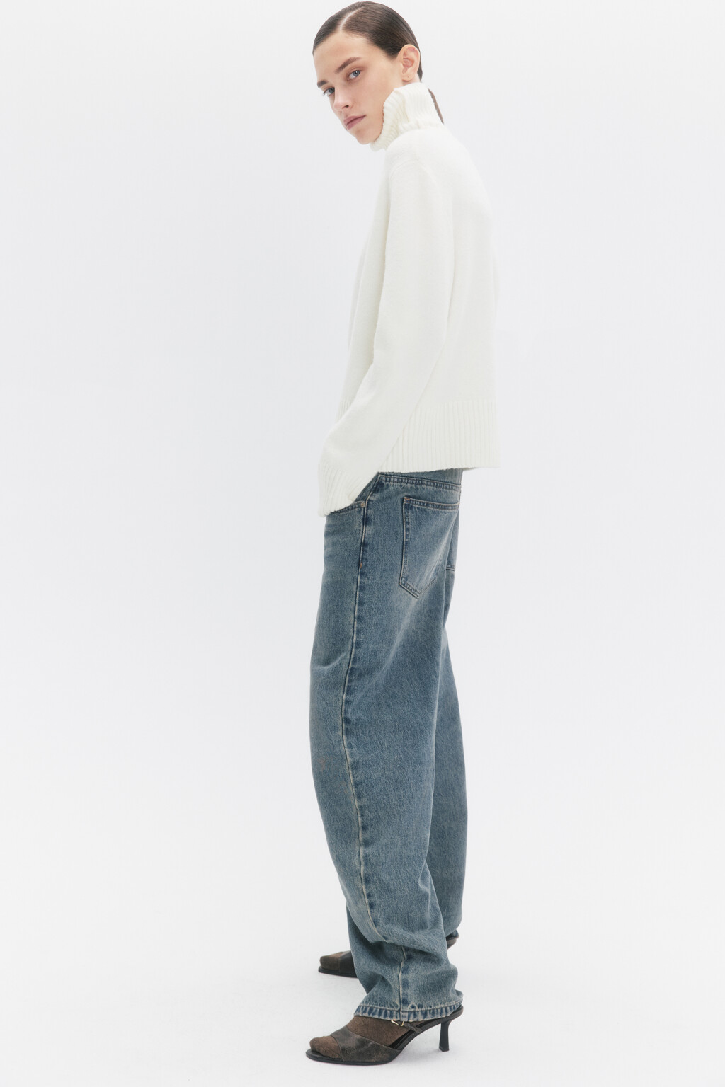 Свитер с горлом укороченный в полоску - цвет молочный - 2