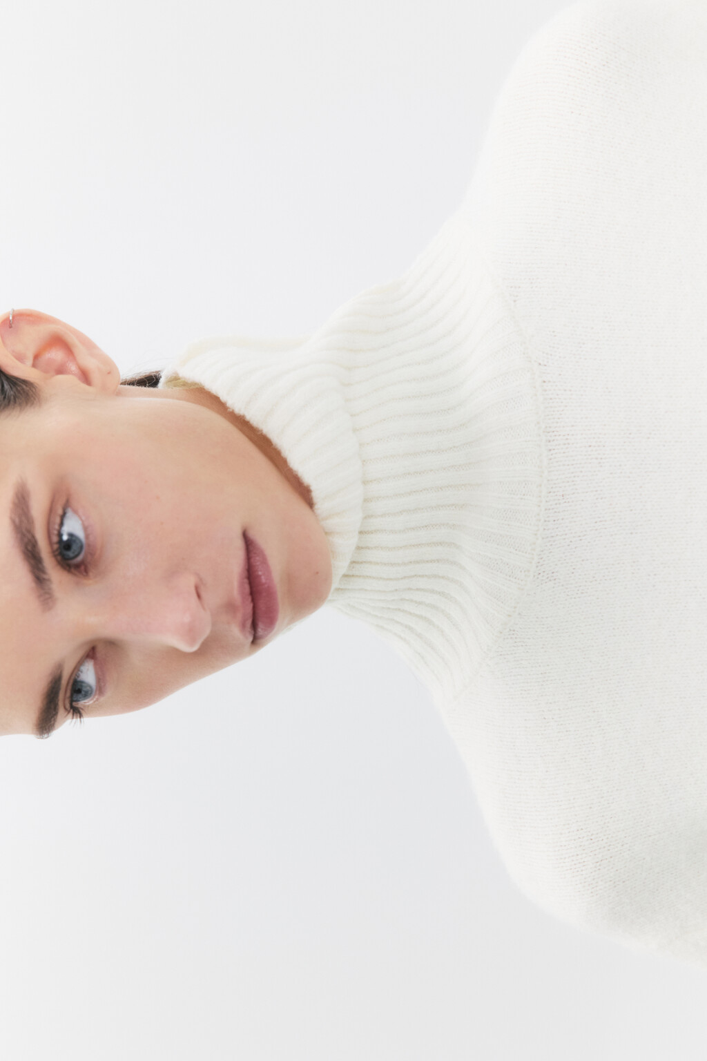 Свитер с горлом укороченный в полоску - цвет молочный - 6