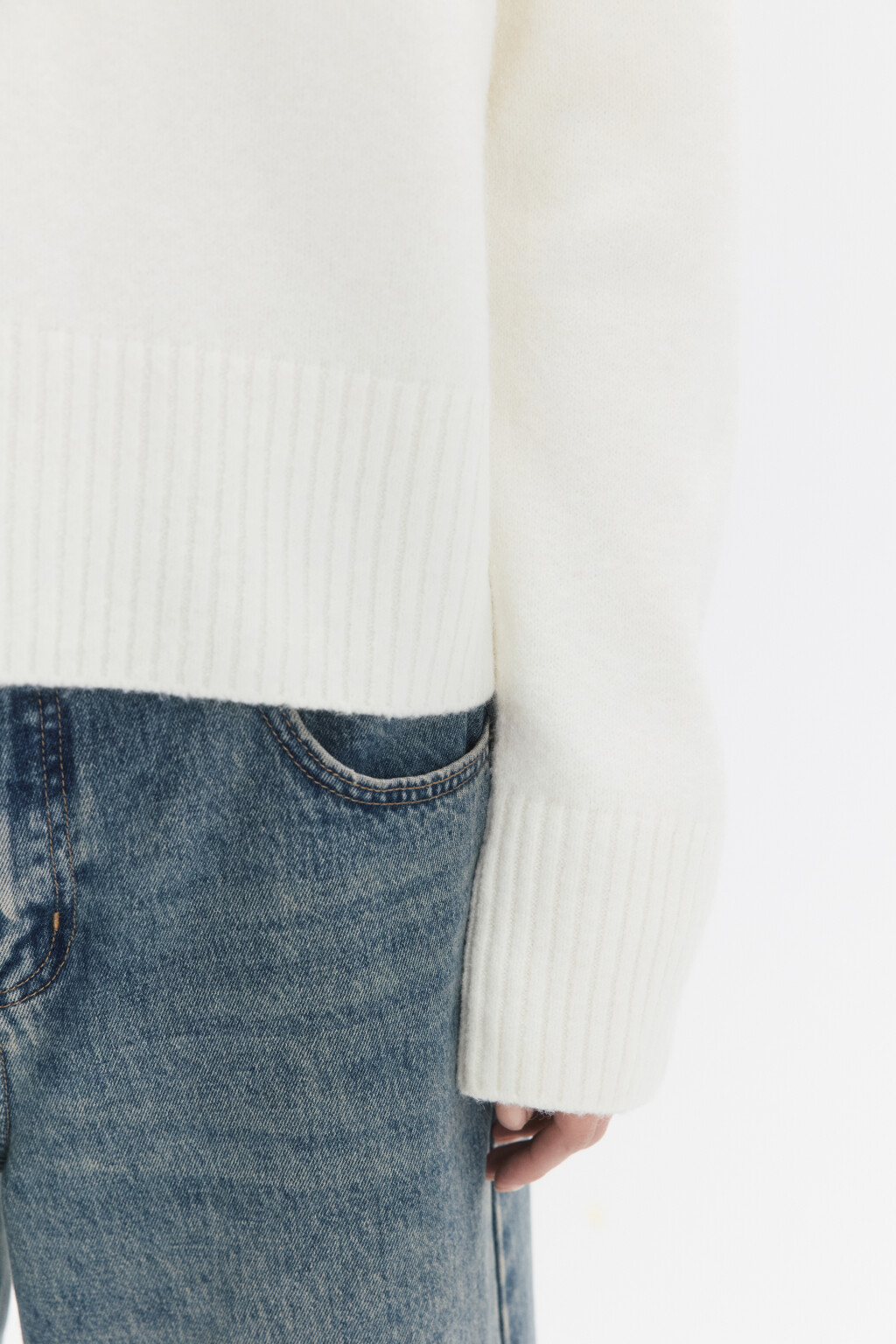 Свитер с горлом укороченный в полоску - цвет молочный - 8