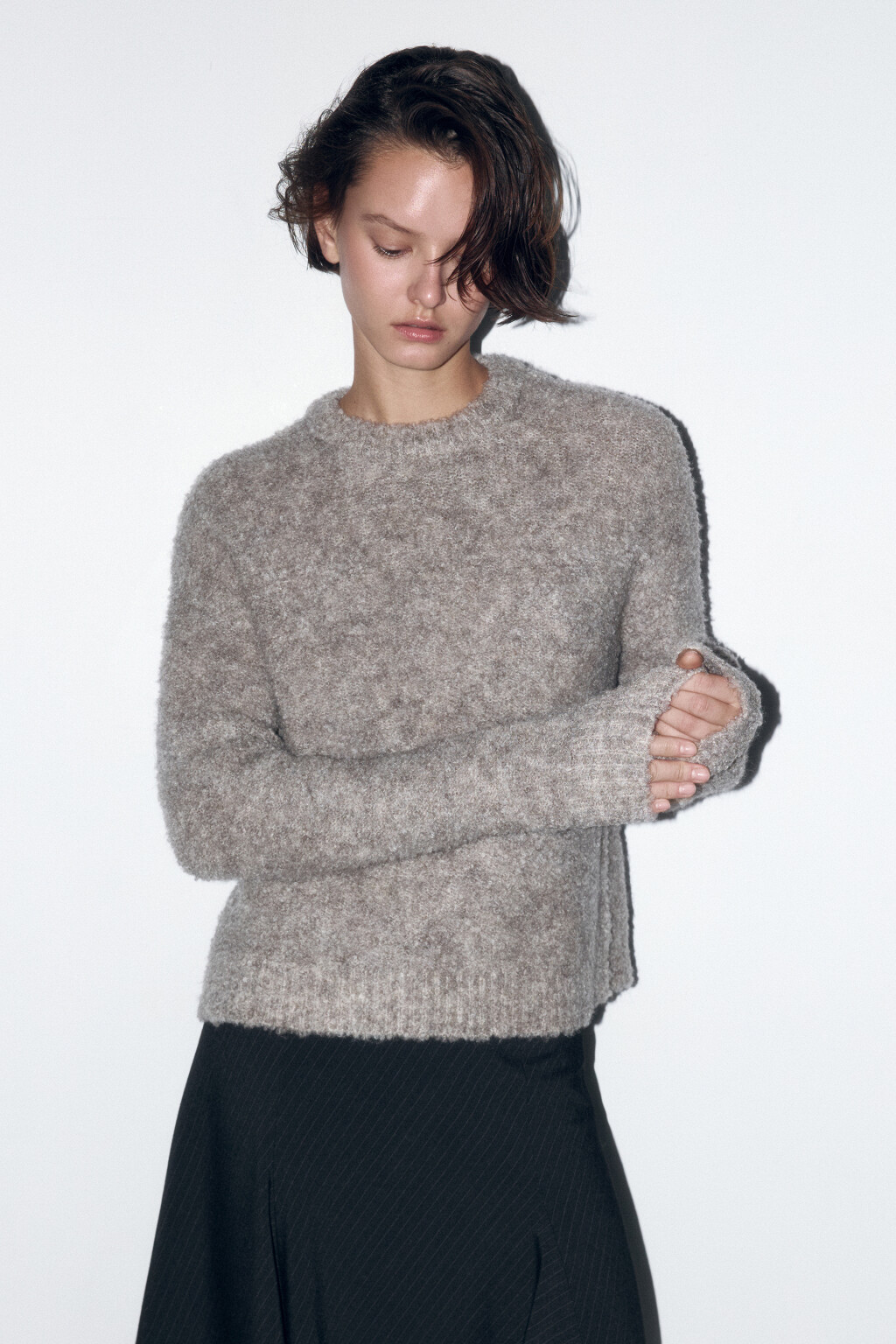 Джемпер пушистый вязаный с шерстью - цвет бежевый - 2