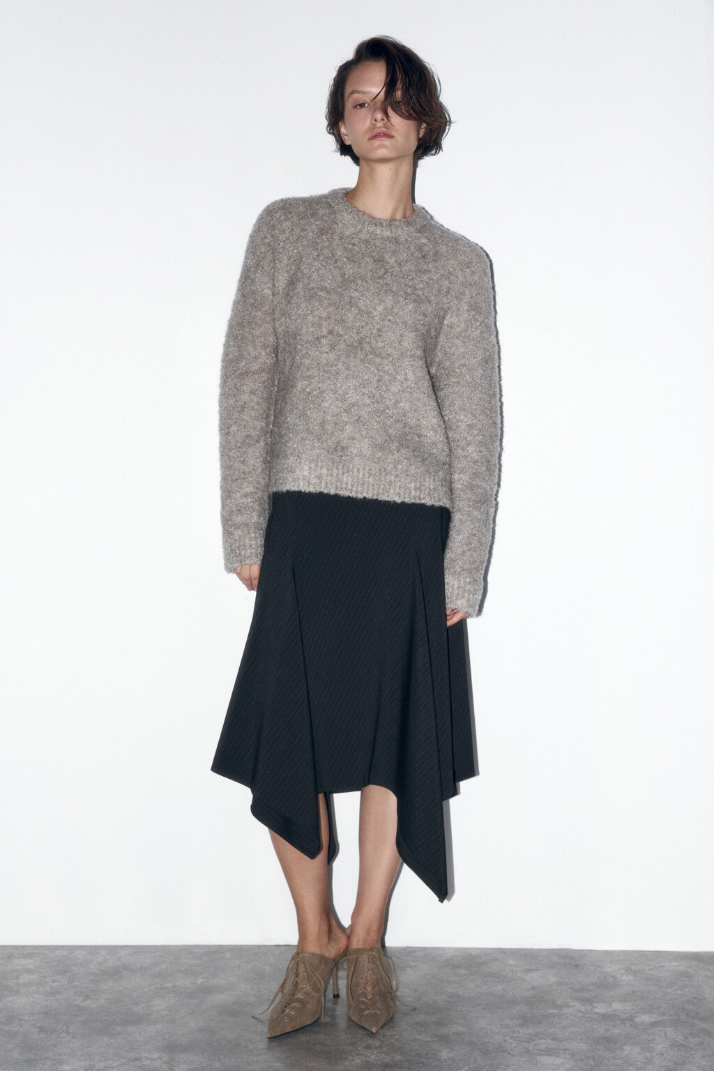 Джемпер пушистый вязаный с шерстью - цвет бежевый - 5