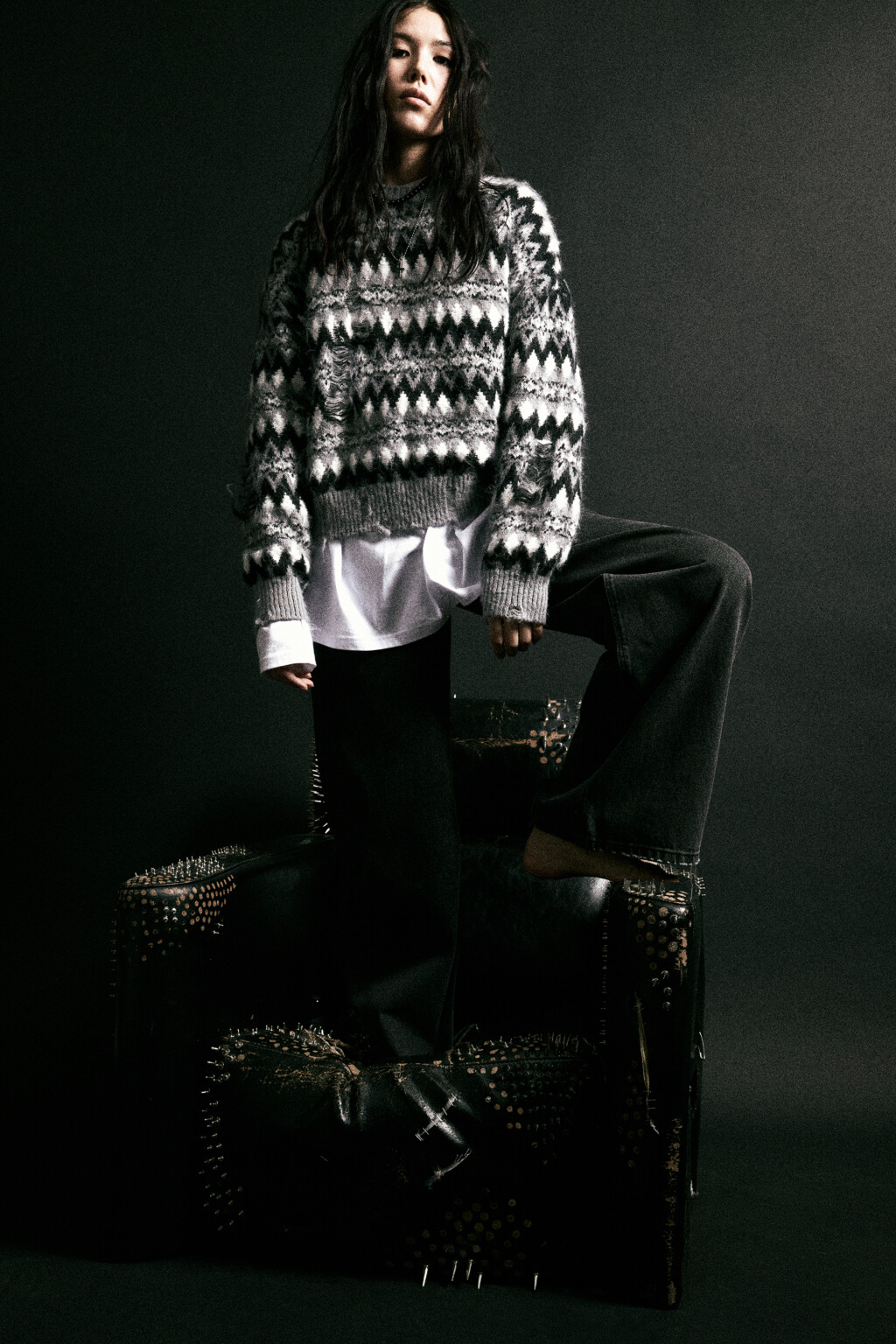 Джемпер вязаный рваный с узором - цвет серый - 1