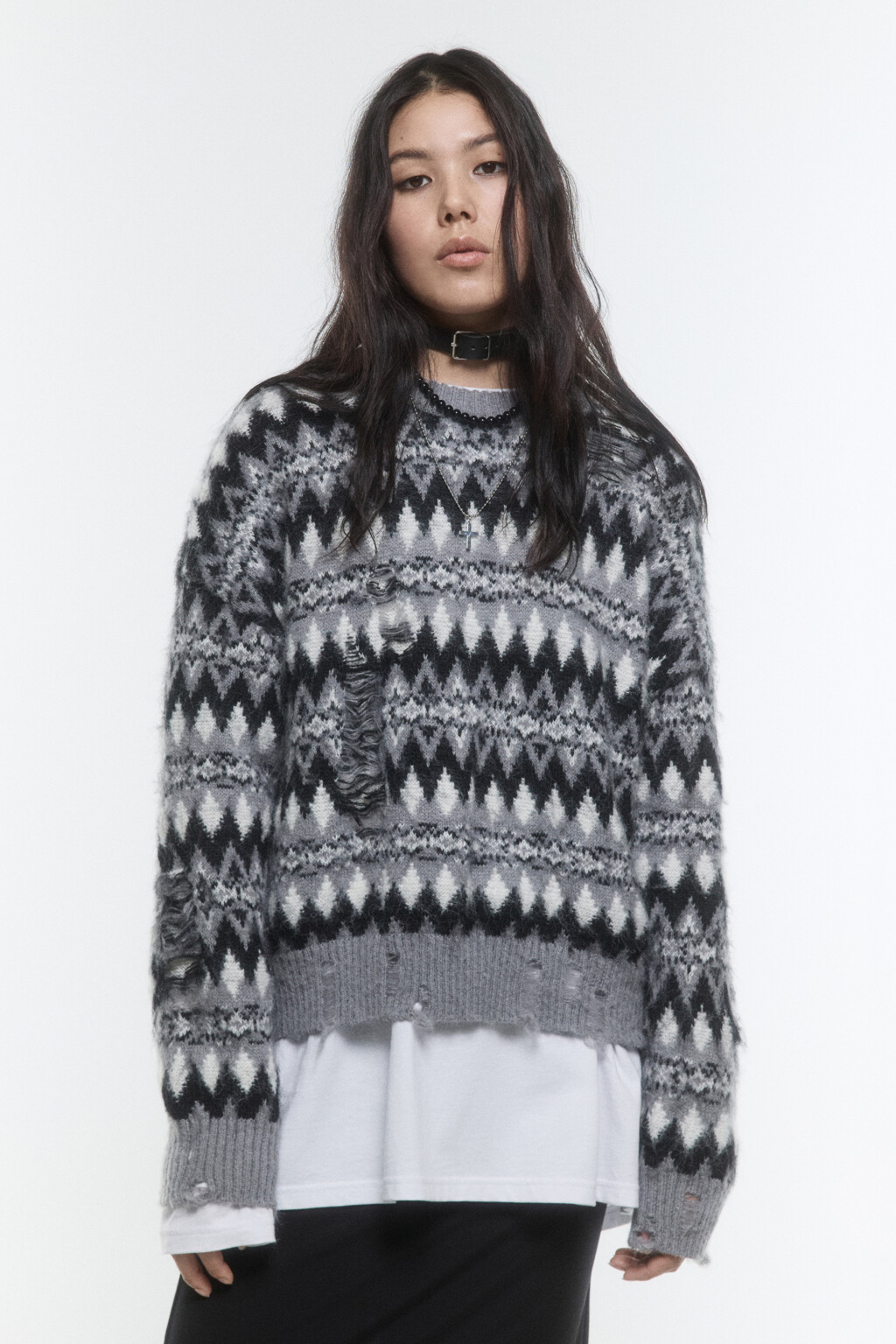 Джемпер вязаный рваный с узором - цвет серый - 3